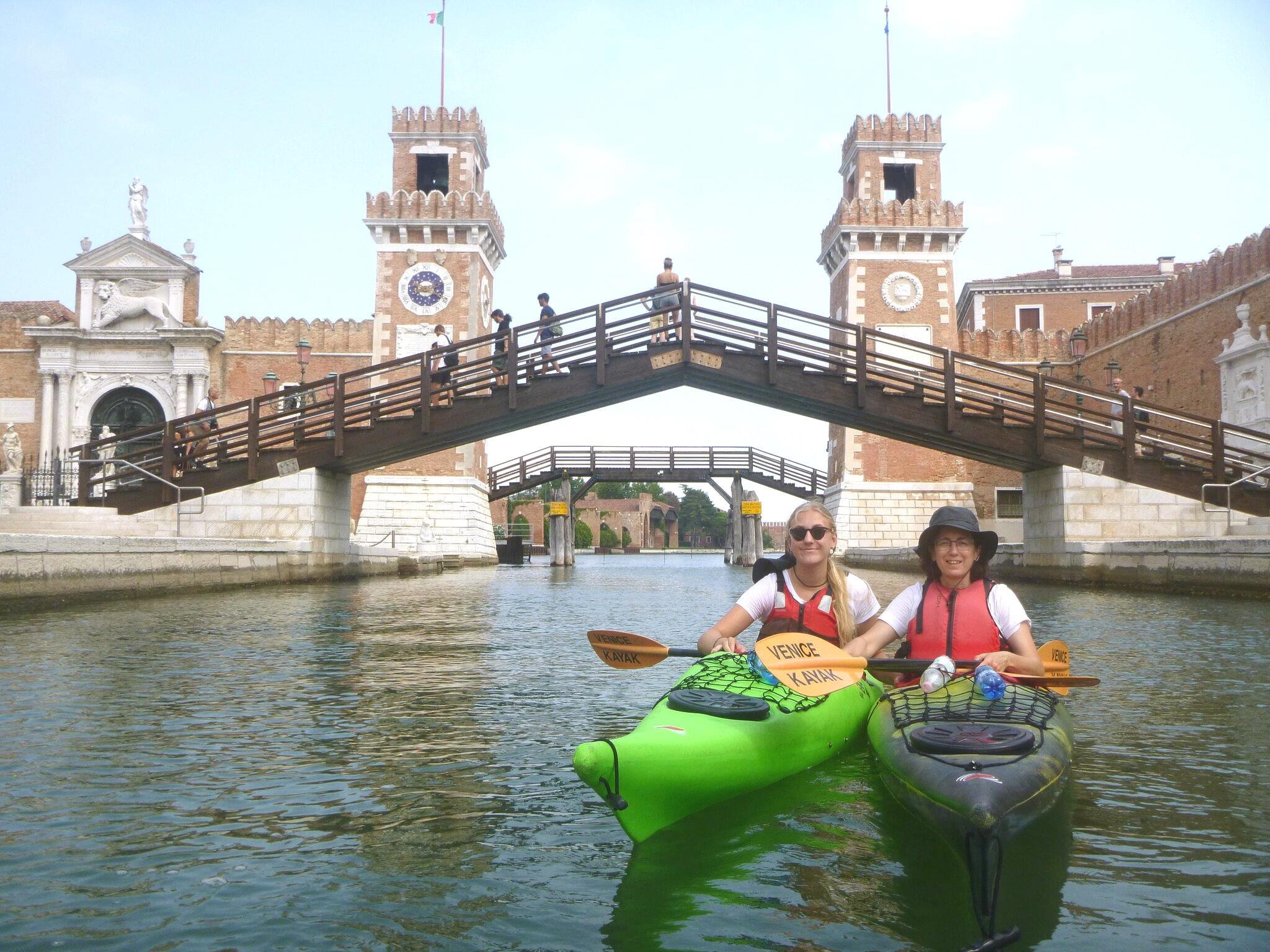 Hidden Canals Kayak Adventure in Venice