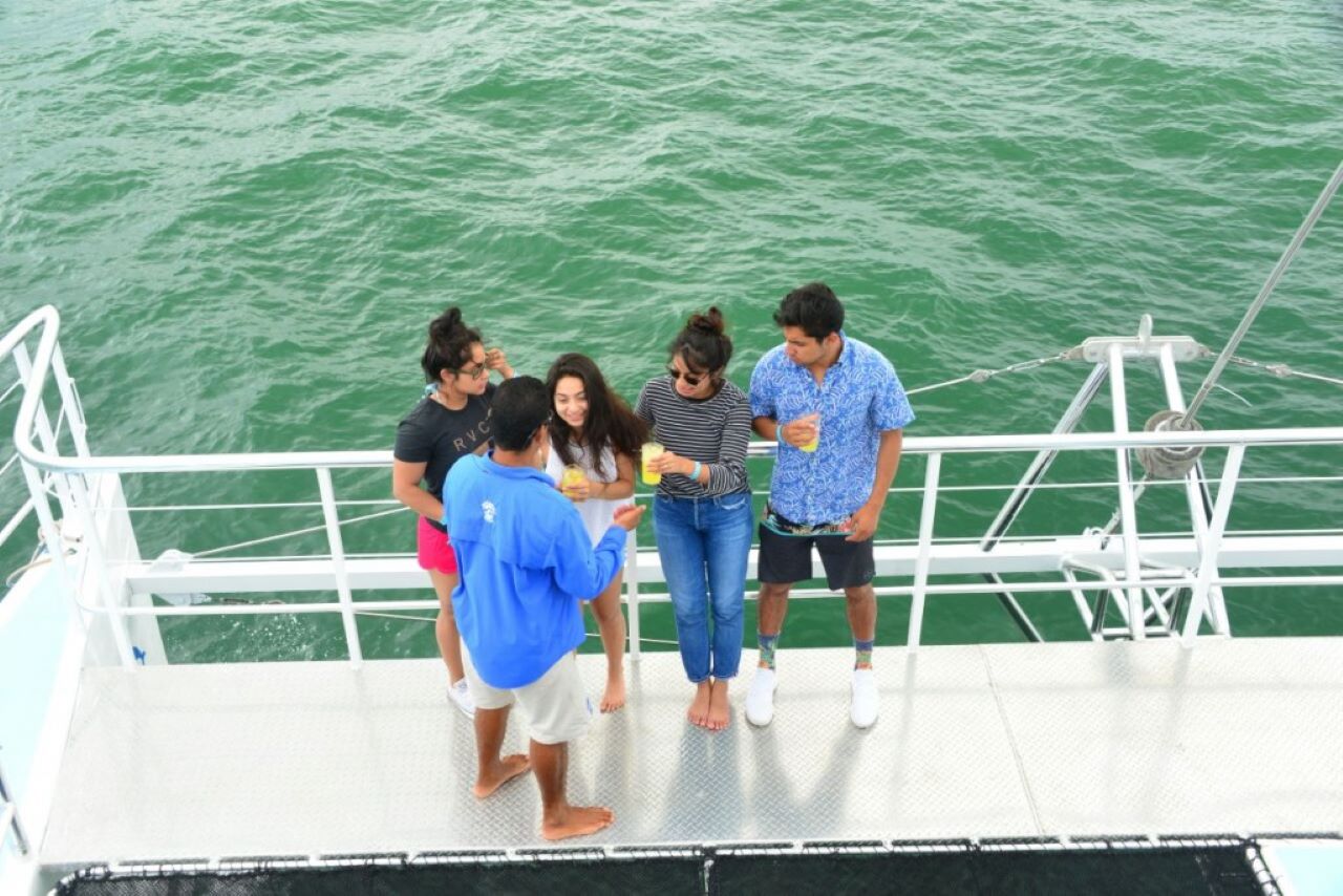 Manuel Antonio: Catamaran Cruise to Biesanz Bay with Lunch