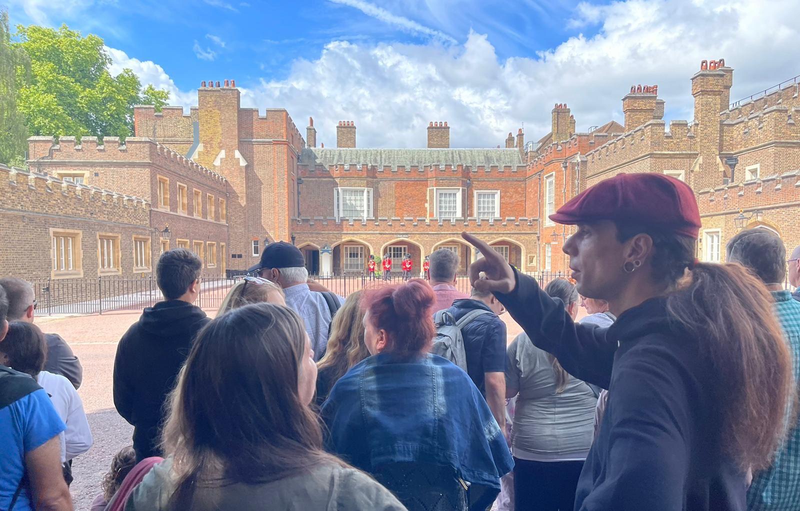 London: The Changing of the Guard Tour and Buckingham Palace