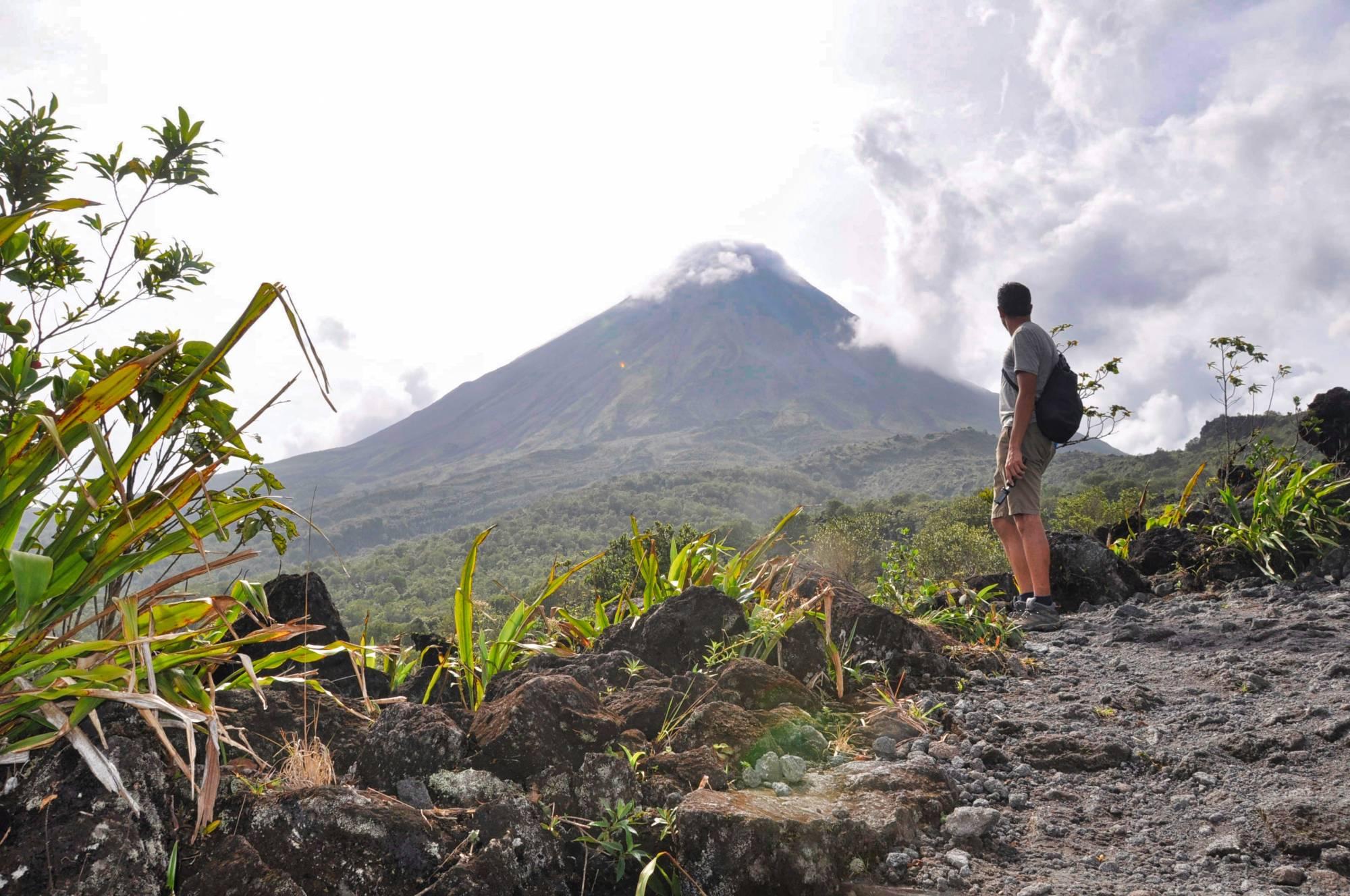 La Fortuna Full-Day Nature Tour: Hanging Bridges, Volcano & Waterfall