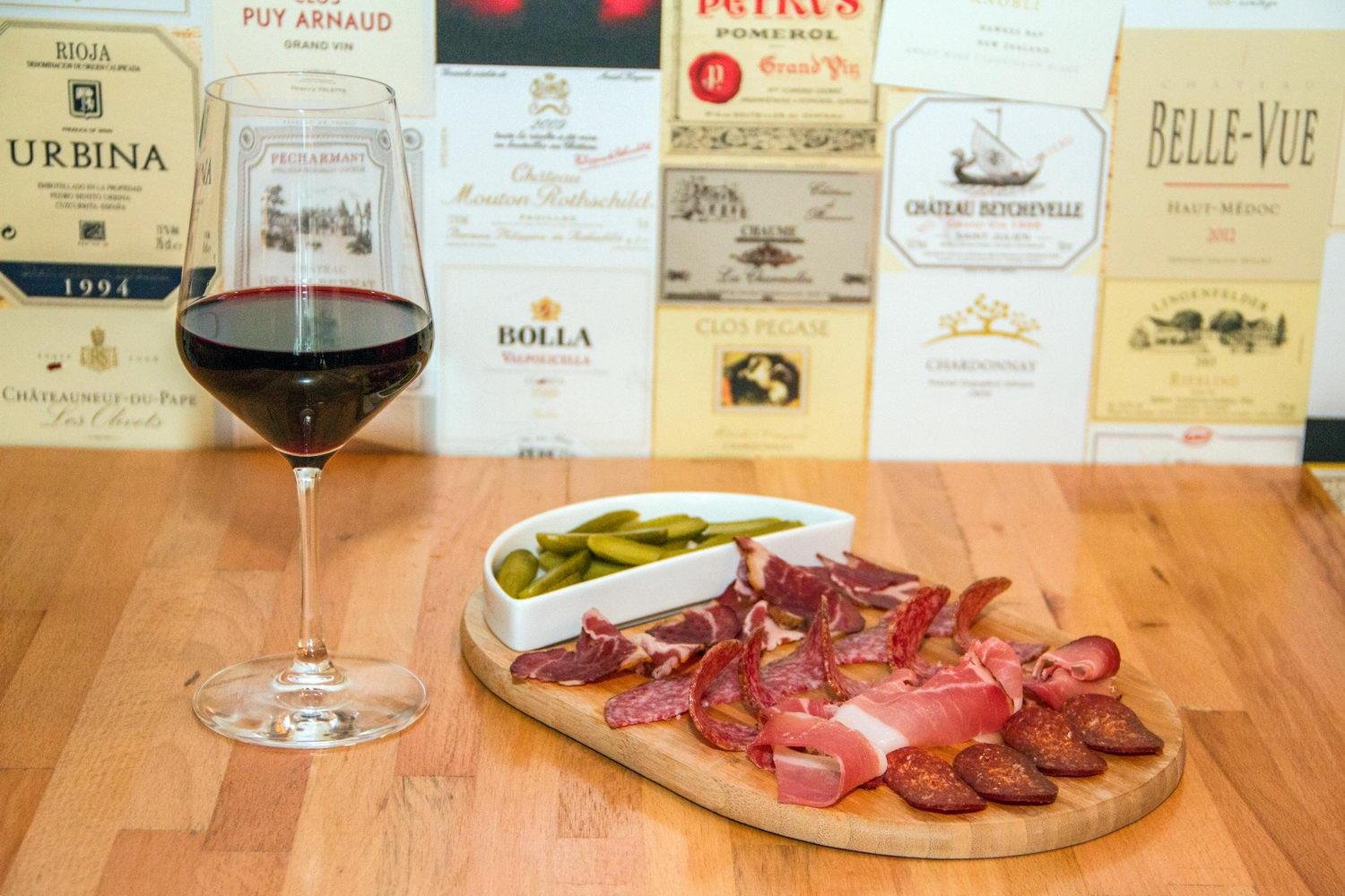 Bucharest: Private Romanian Wine Tasting Journey
