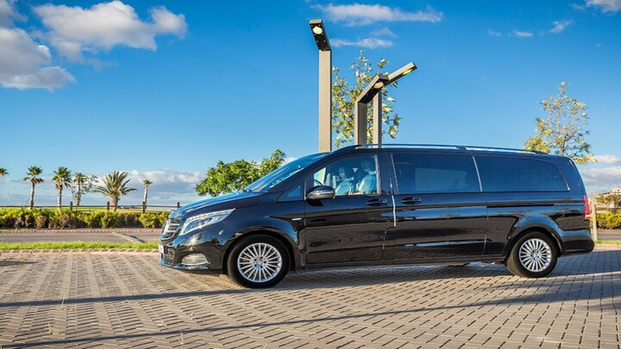 Casablanca Layover Private City Tour with Airport Transfers