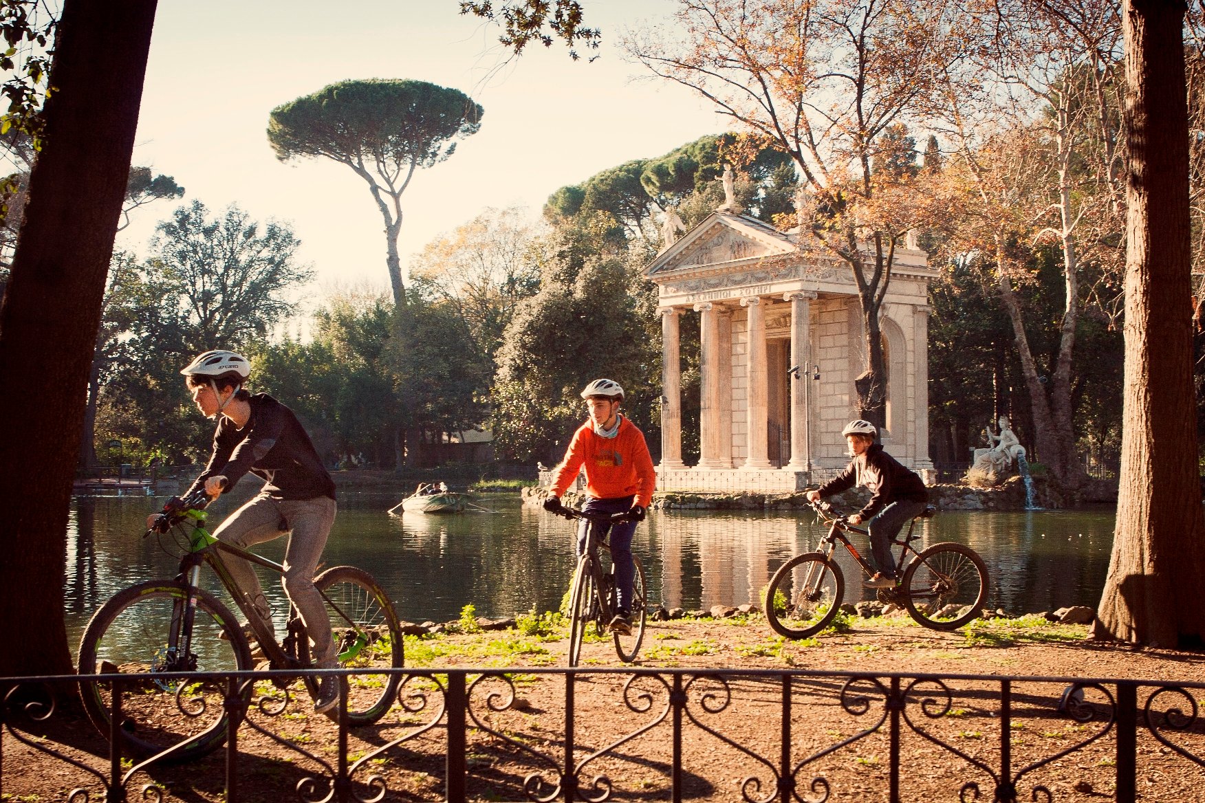 Rome e-bike tour city highlights cycling Tiber — image 4