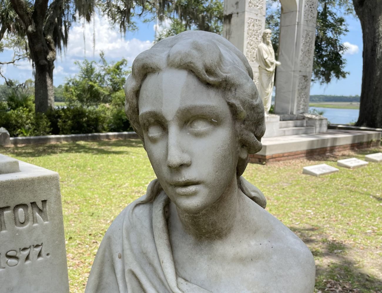 Tombs of Savannah: Bonaventure Cemetery Experience