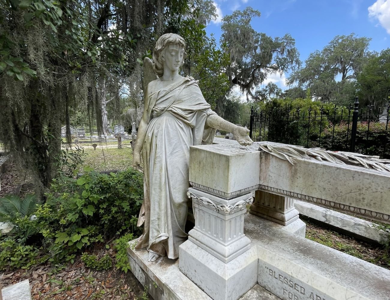 Tombs of Savannah: Bonaventure Cemetery Experience