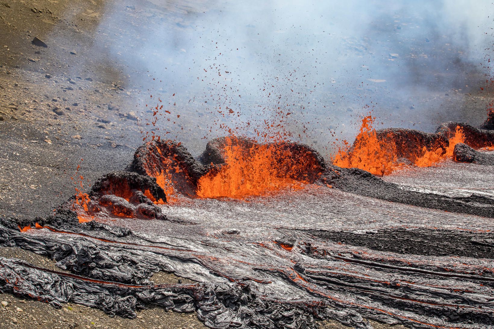 Reykjanes Peninsula volcano tour — lava fields and geothermal landscapes — image 17