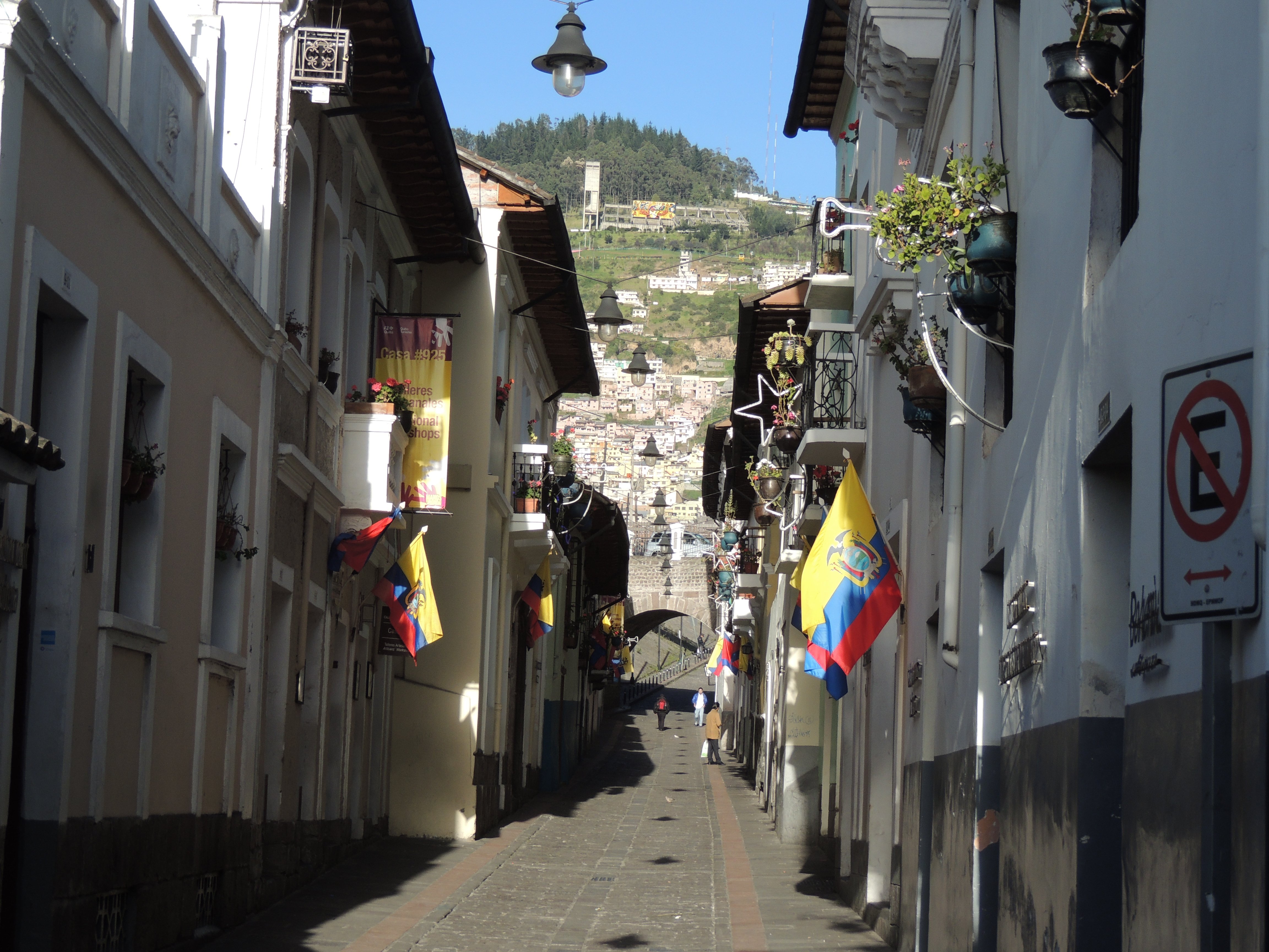 Private Quito City Highlights & Intiñan Equator Tour