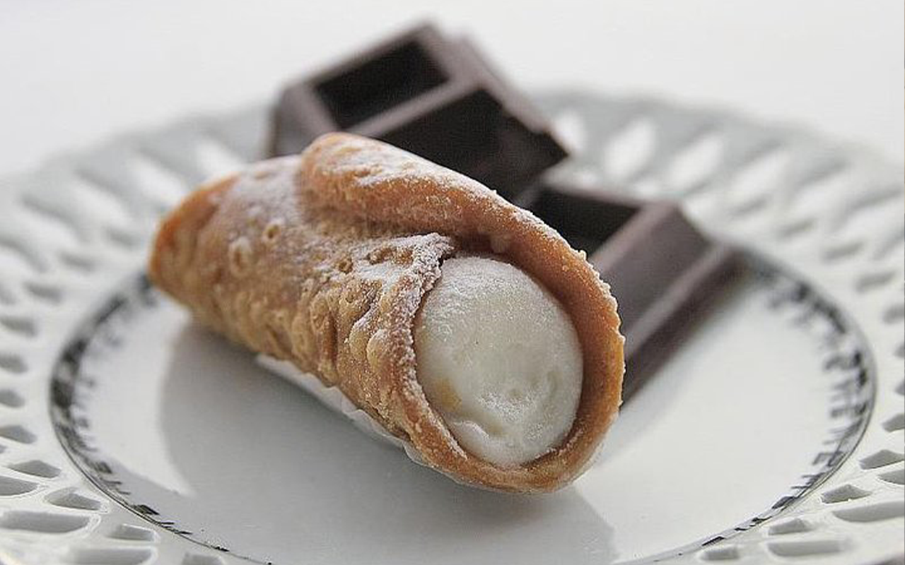 Hands-On Sicilian Cannoli Masterclass in Taormina