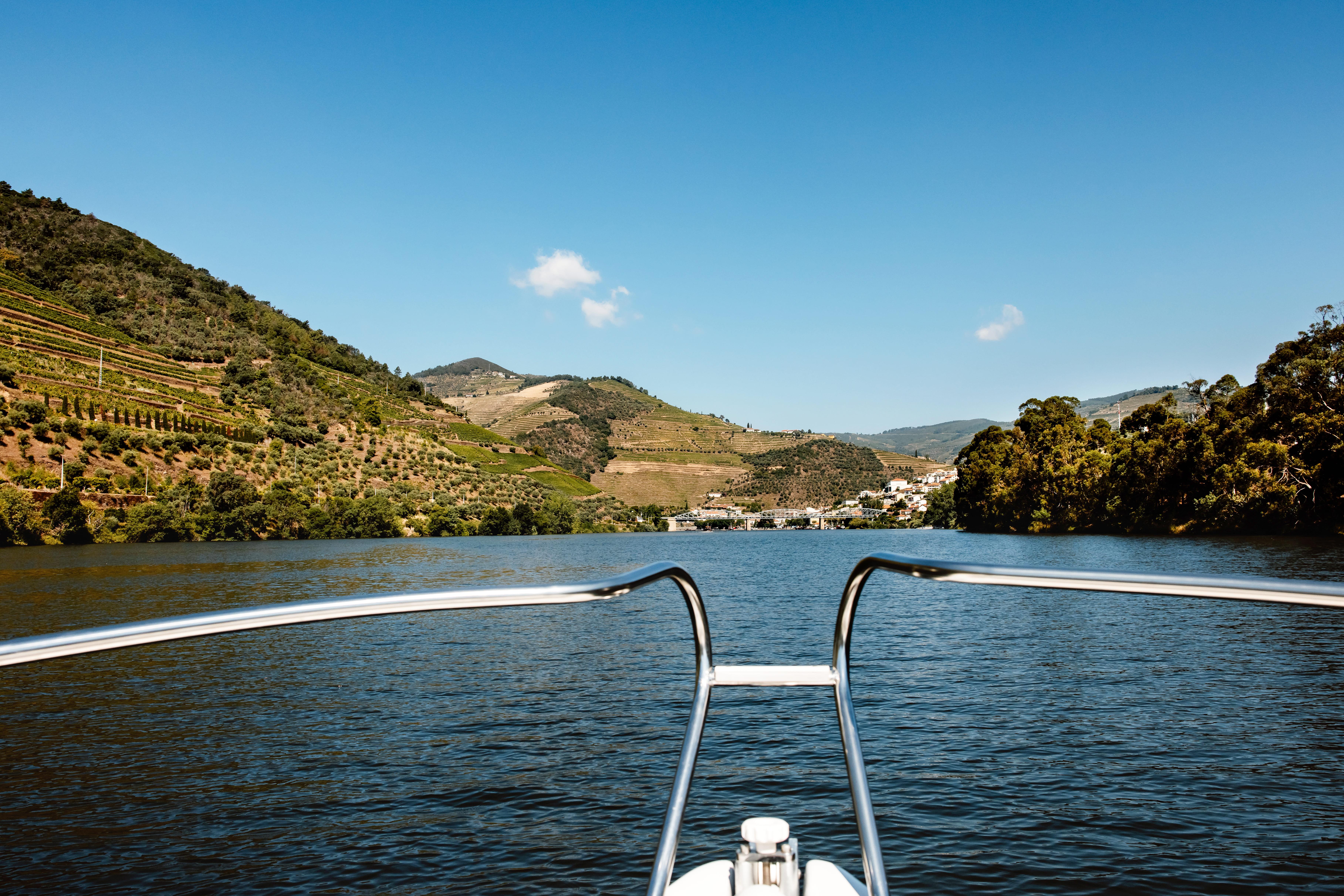 Pinhão Sunset Cruise with Sparkling Wine – Douro Valley