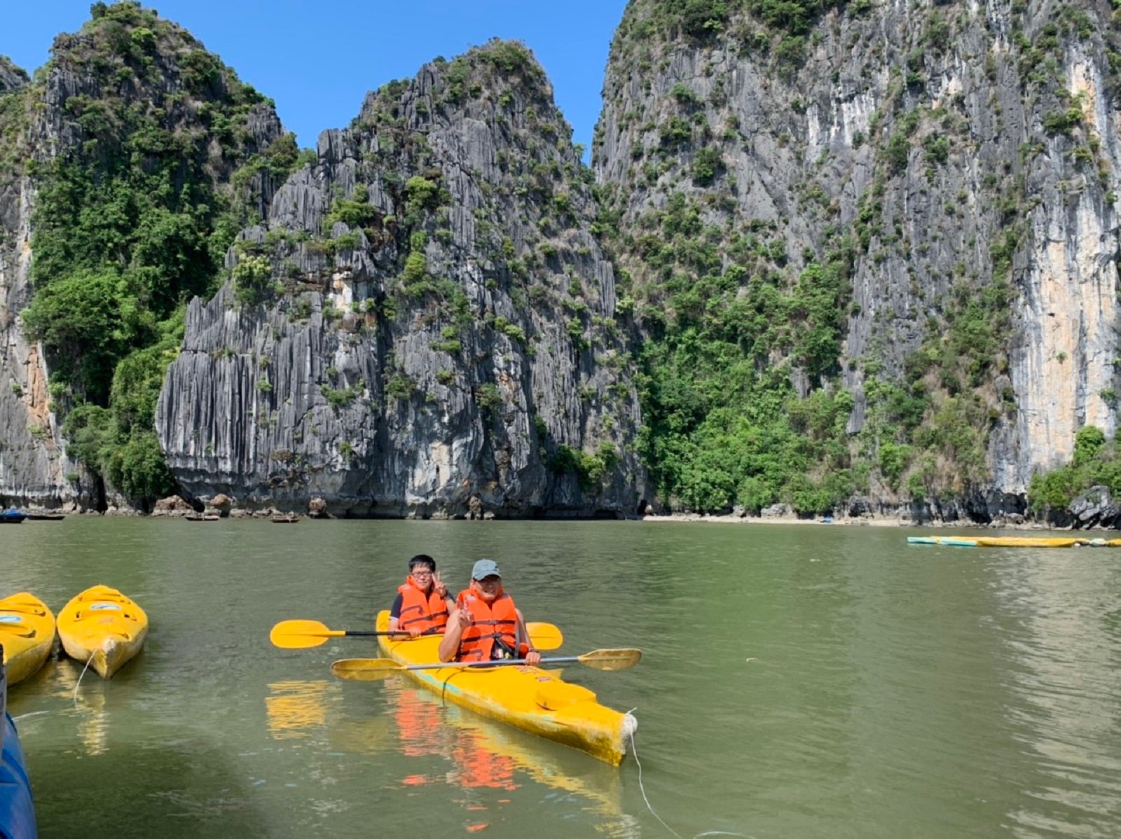 Halong Bay Day Cruise: Caves, Kayaking & Seafood Lunch