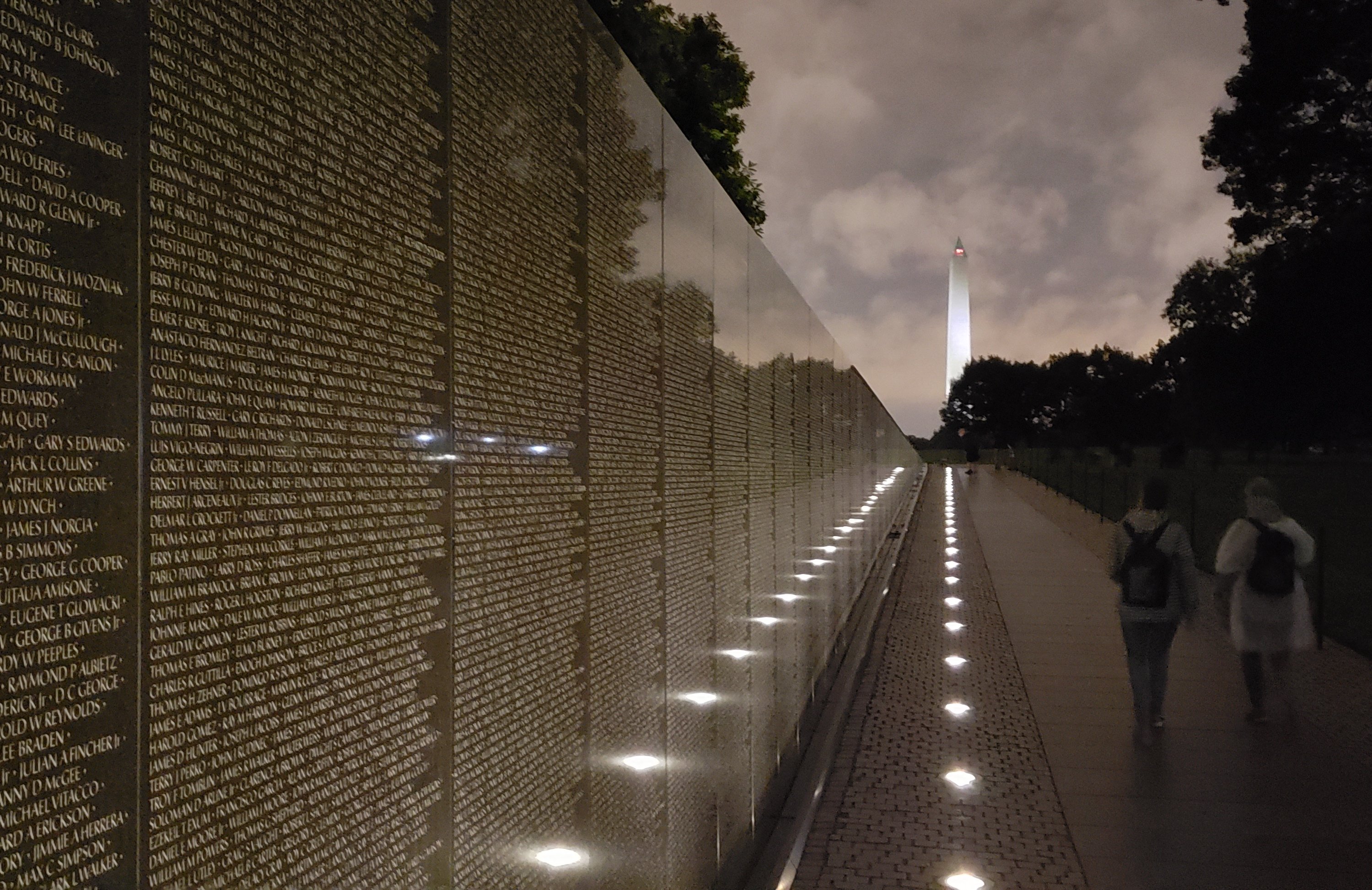 DC Monuments by Moonlight: Nighttime Trolley Tour