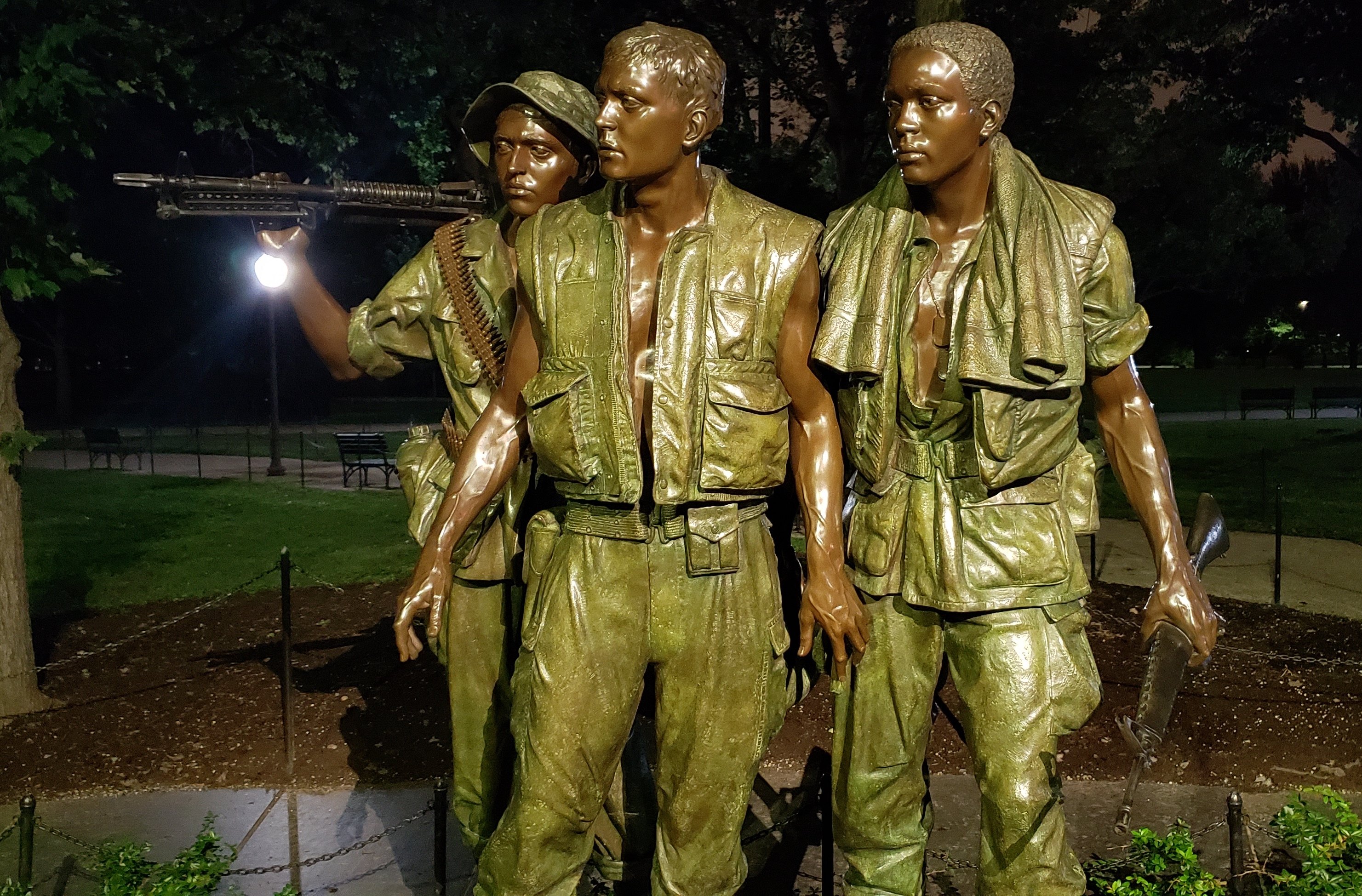 DC Monuments by Moonlight: Nighttime Trolley Tour