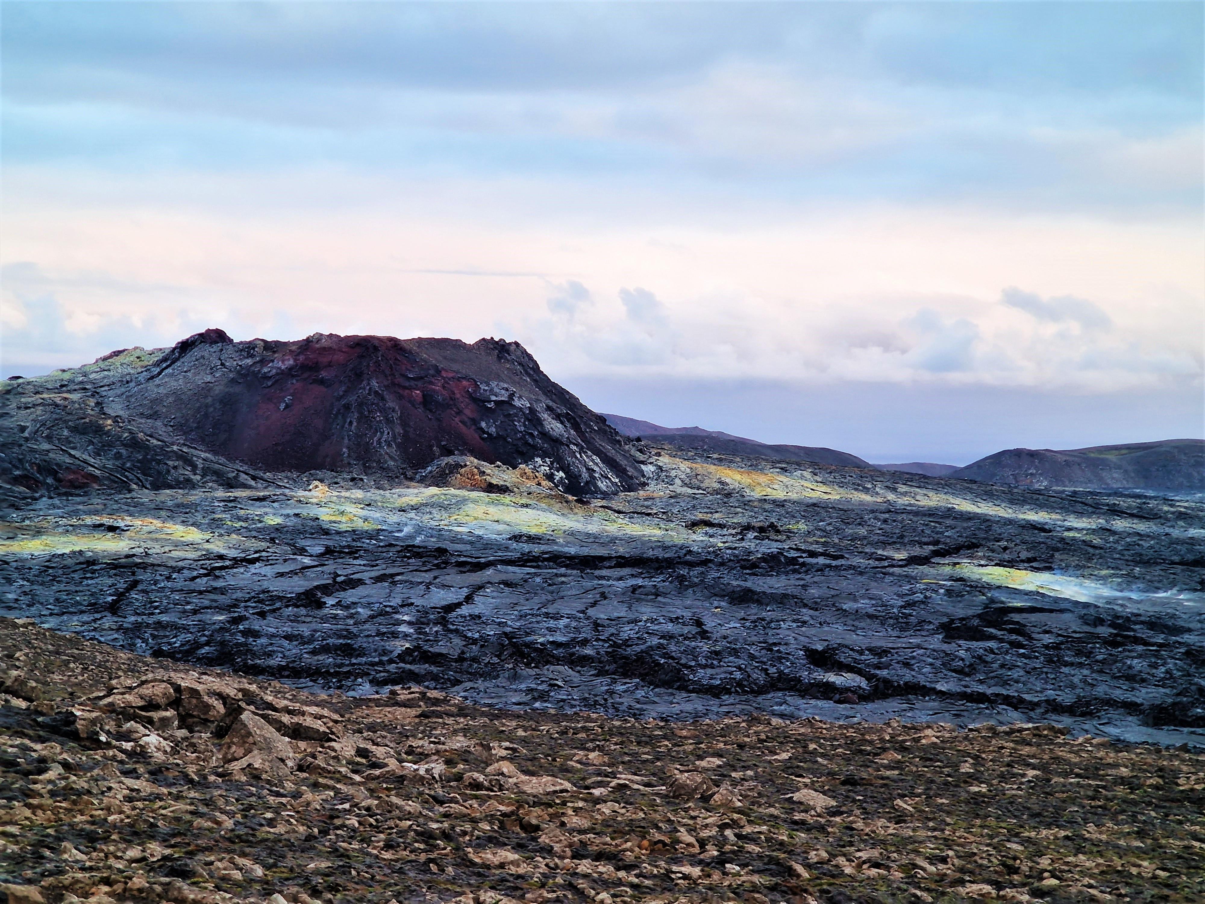 Reykjanes Peninsula volcano tour — lava fields and geothermal landscapes — image 4