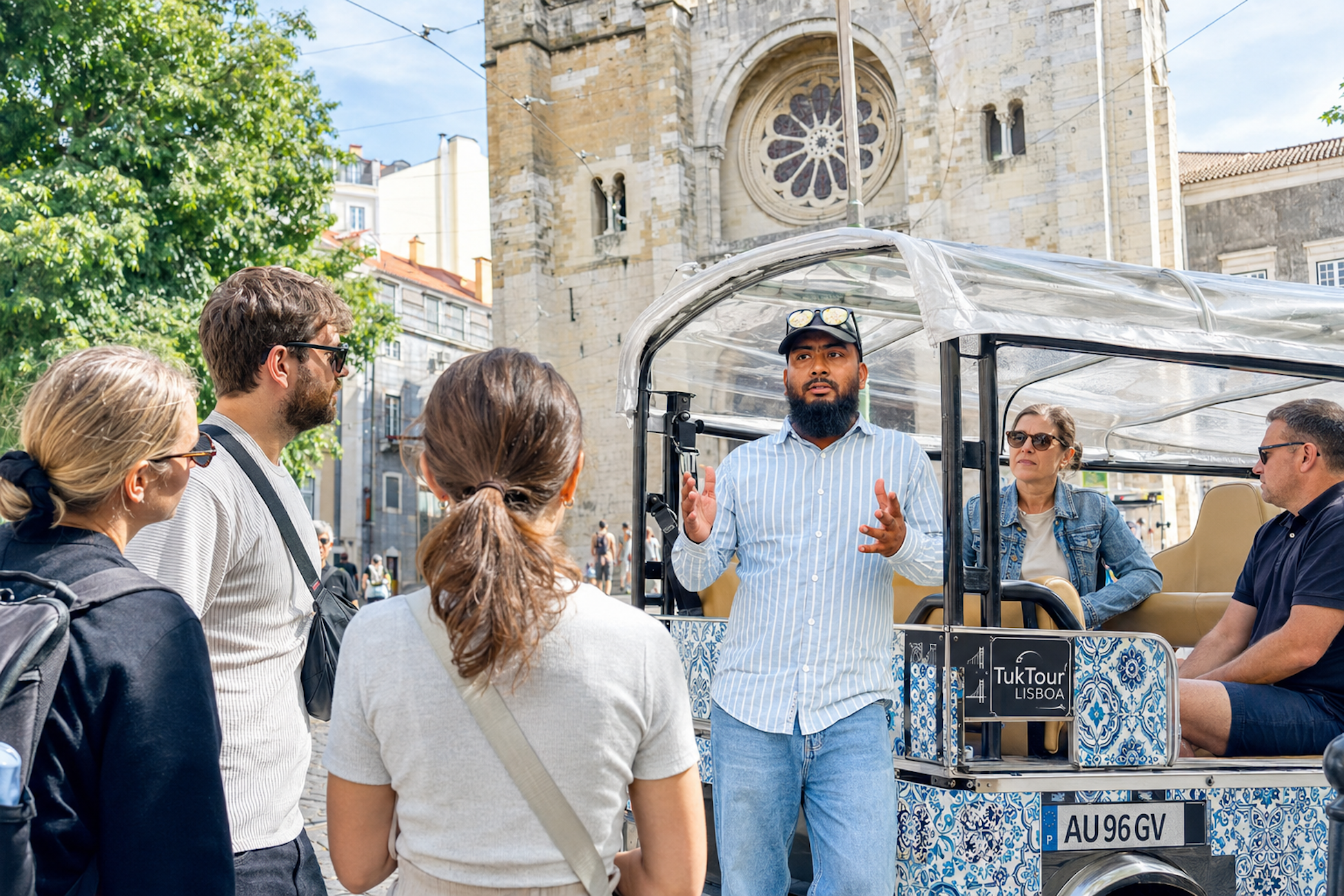 Private Guided Tuk-Tuk Tour of Lisbon's Historic Districts