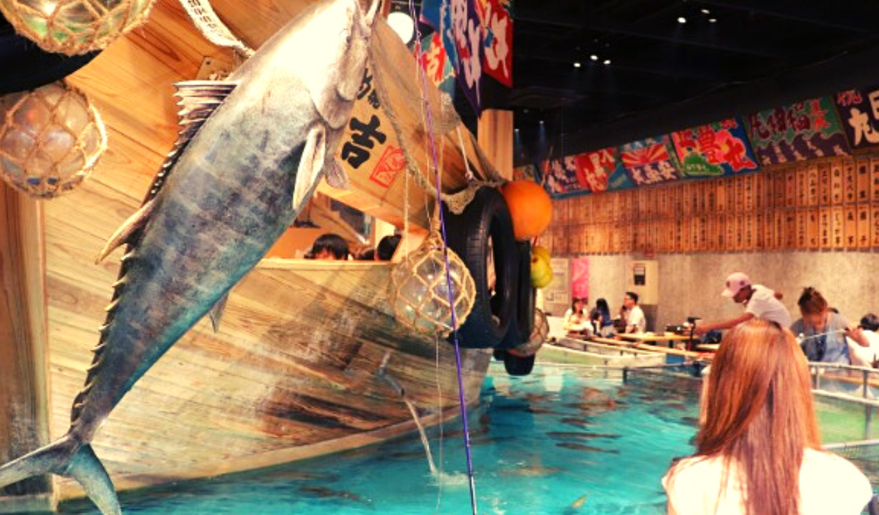 Osaka: Hidden Secrets & Famous Landmarks Walking Tour