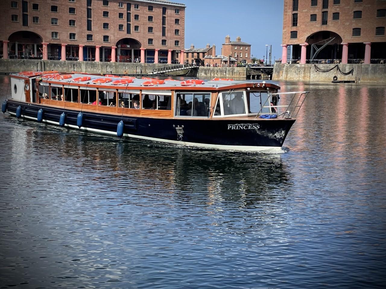 Albert Docks Sightseeing Cruise with Live Commentary