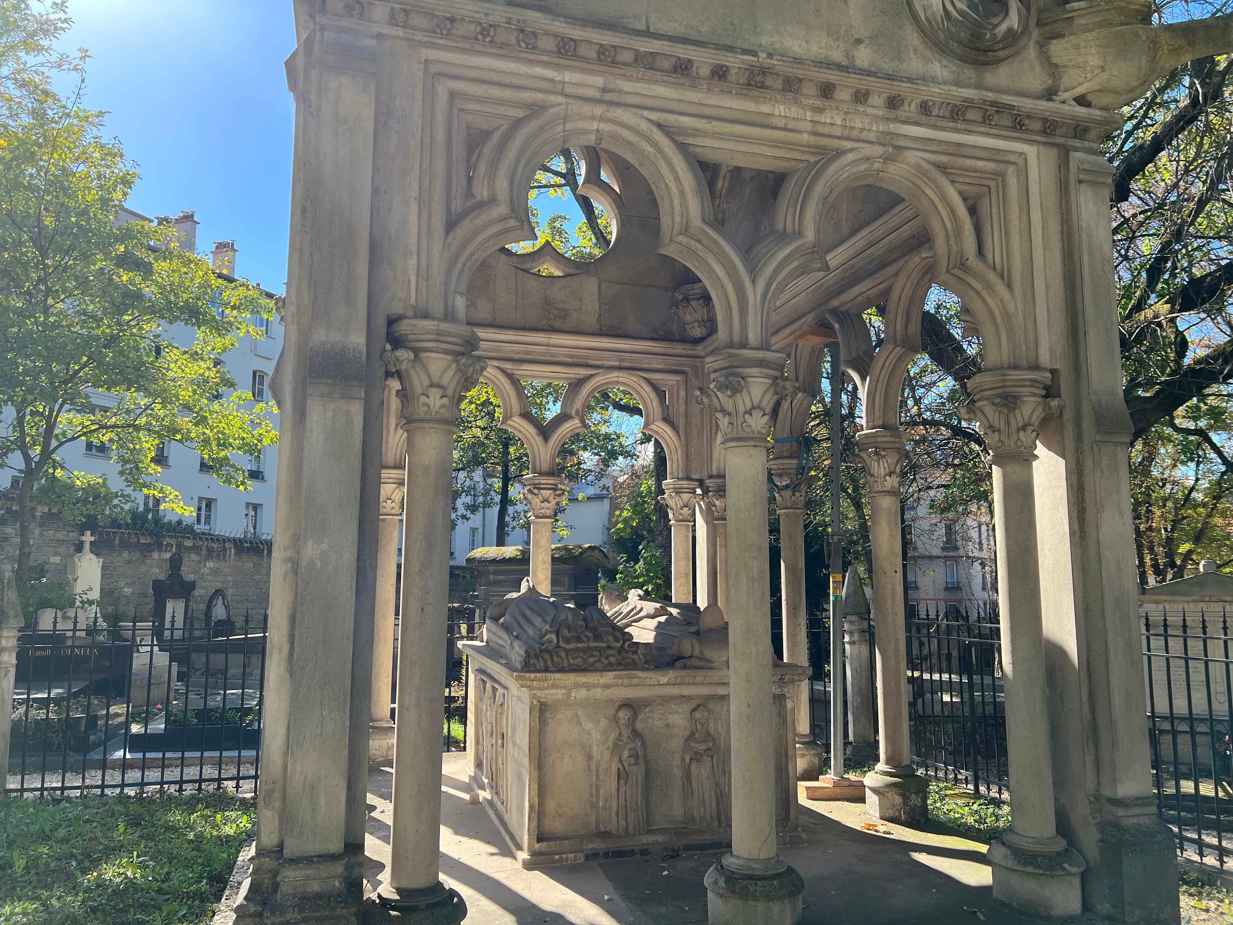 Père Lachaise Cemetery tour in Paris — image 5