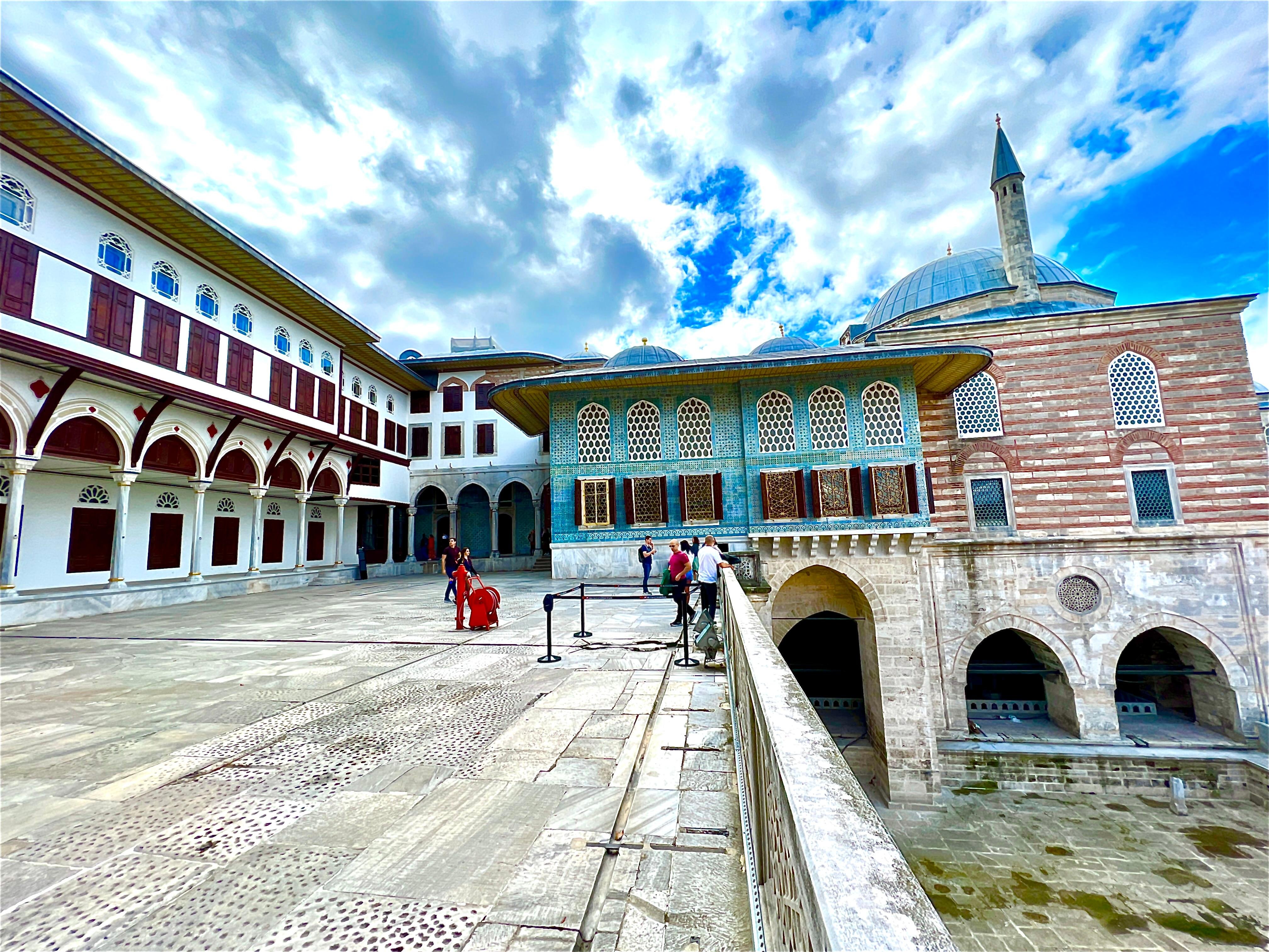 Topkapi Palace & Harem Priority Access Guided Tour