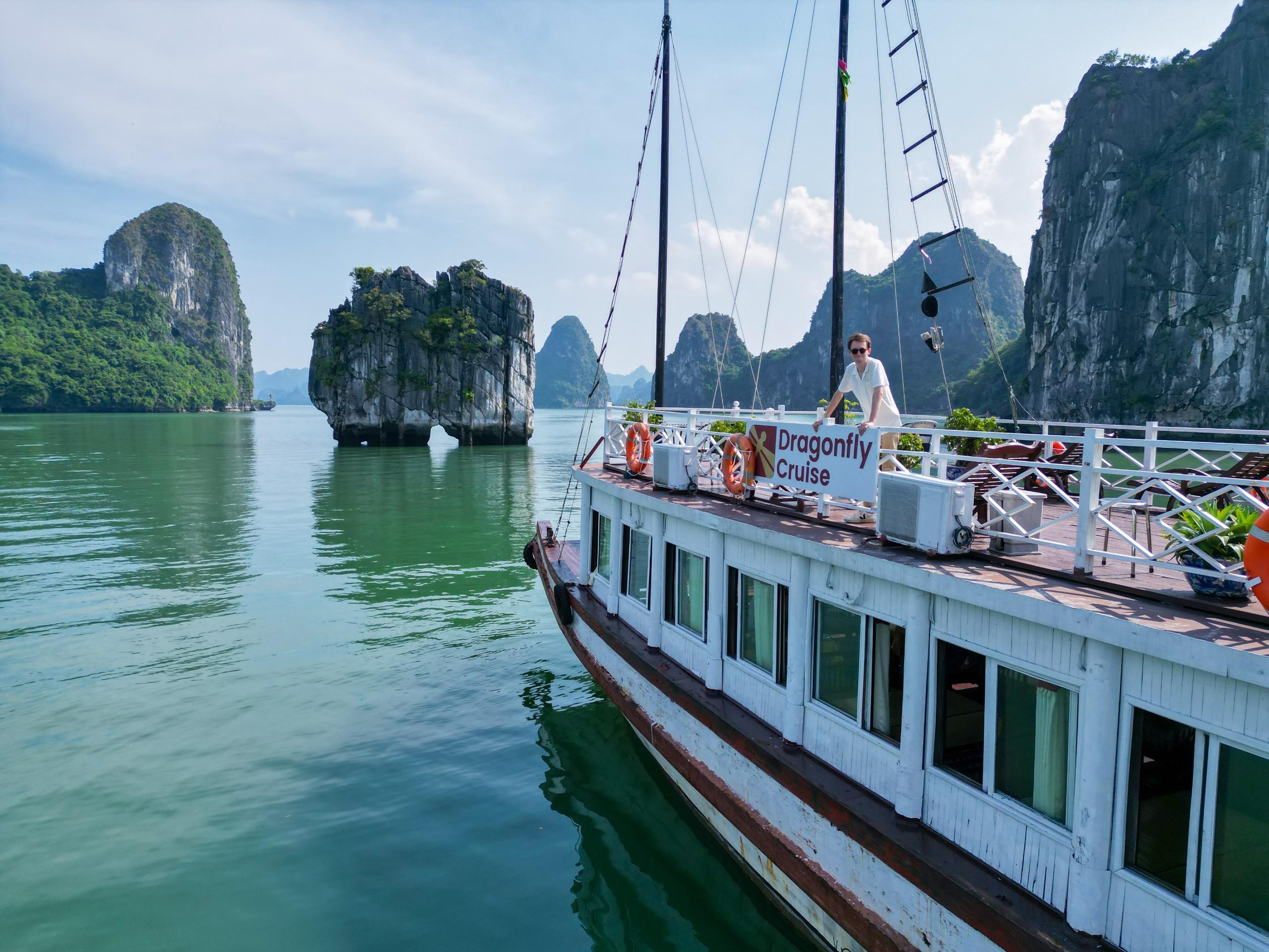 Halong Bay Day Cruise: Caves, Kayaking & Seafood Lunch
