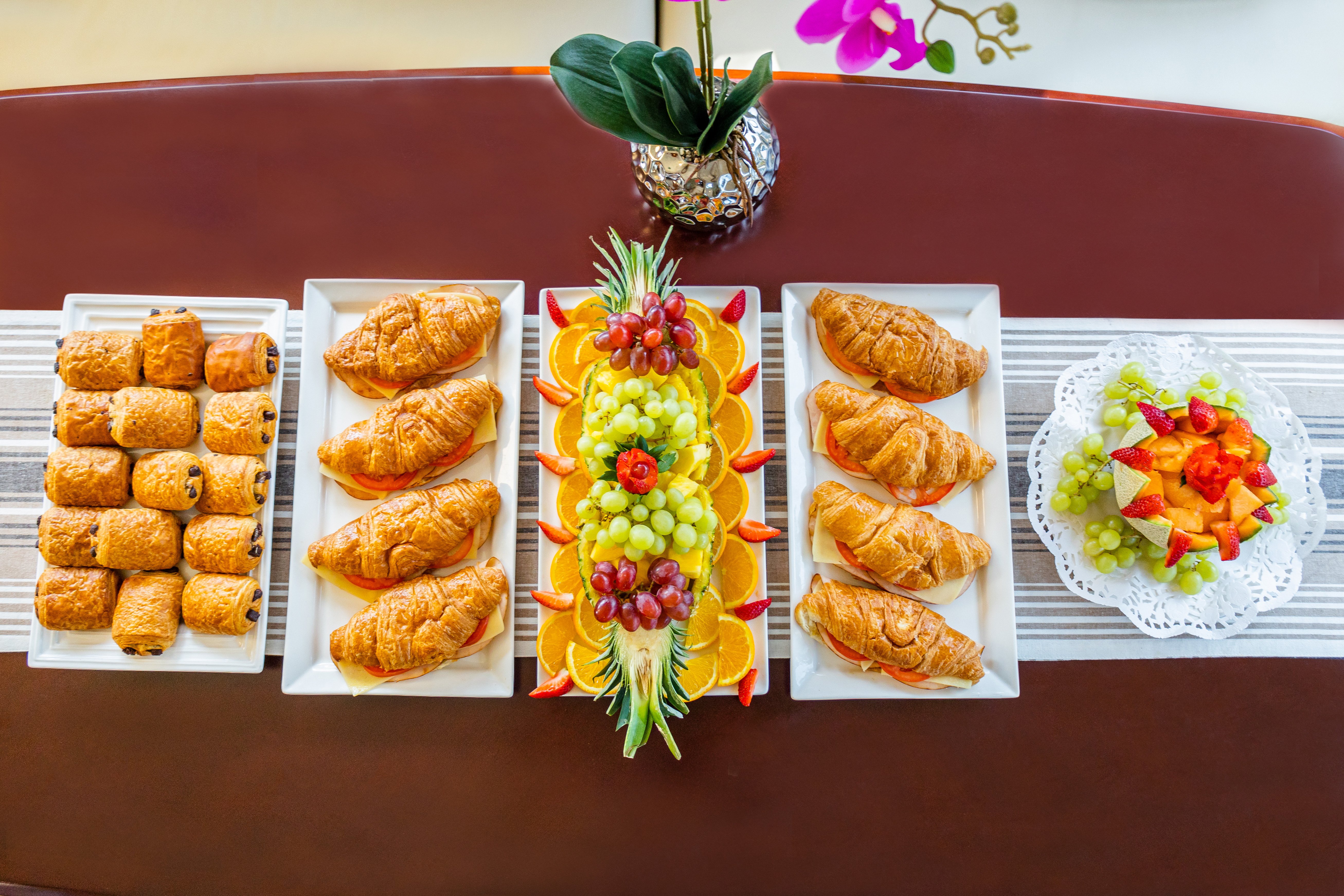 Dubai Luxury Yacht Cruise with Optional Live BBQ & Drinks