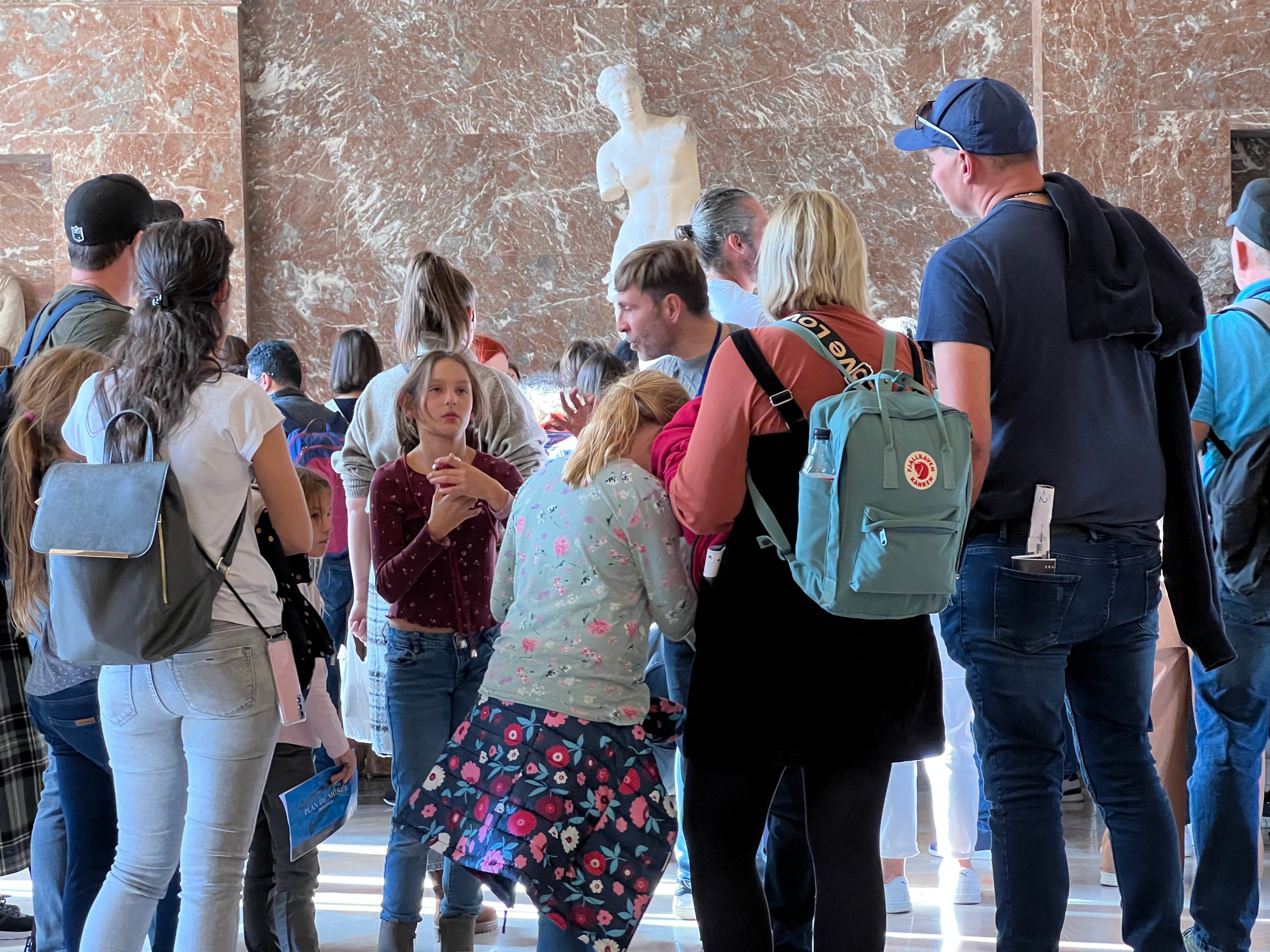 Louvre Museum Small Group Guided Tour with Priority Entry