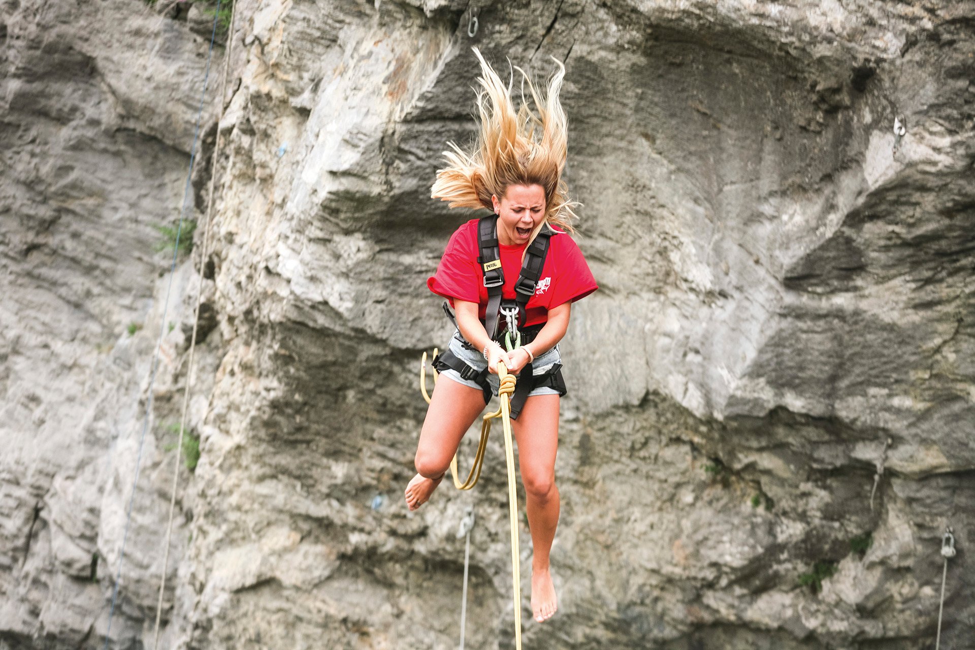 Grindelwald Canyon Swing Experience