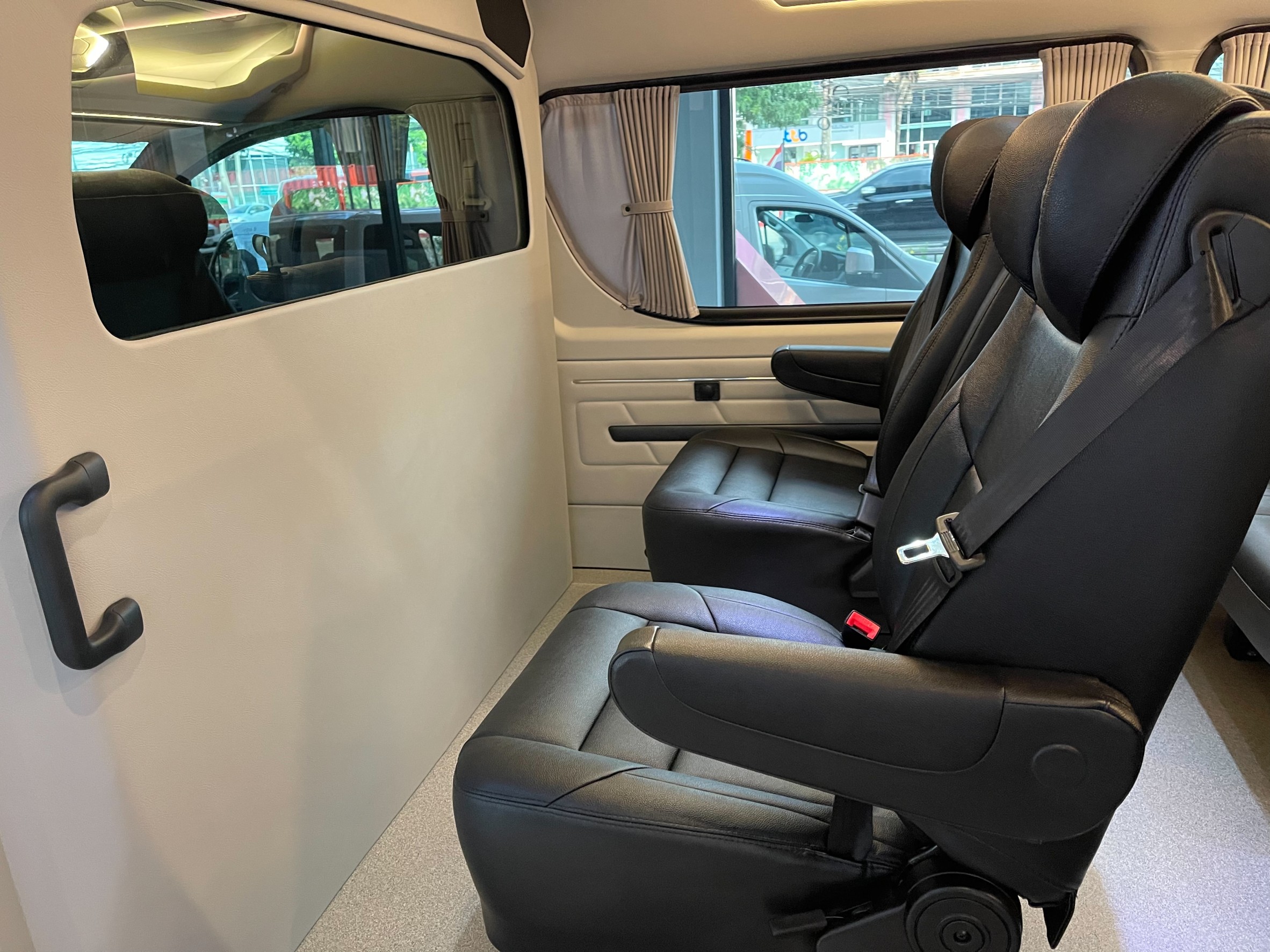 Bangkok Private Luxury Chauffeur Service