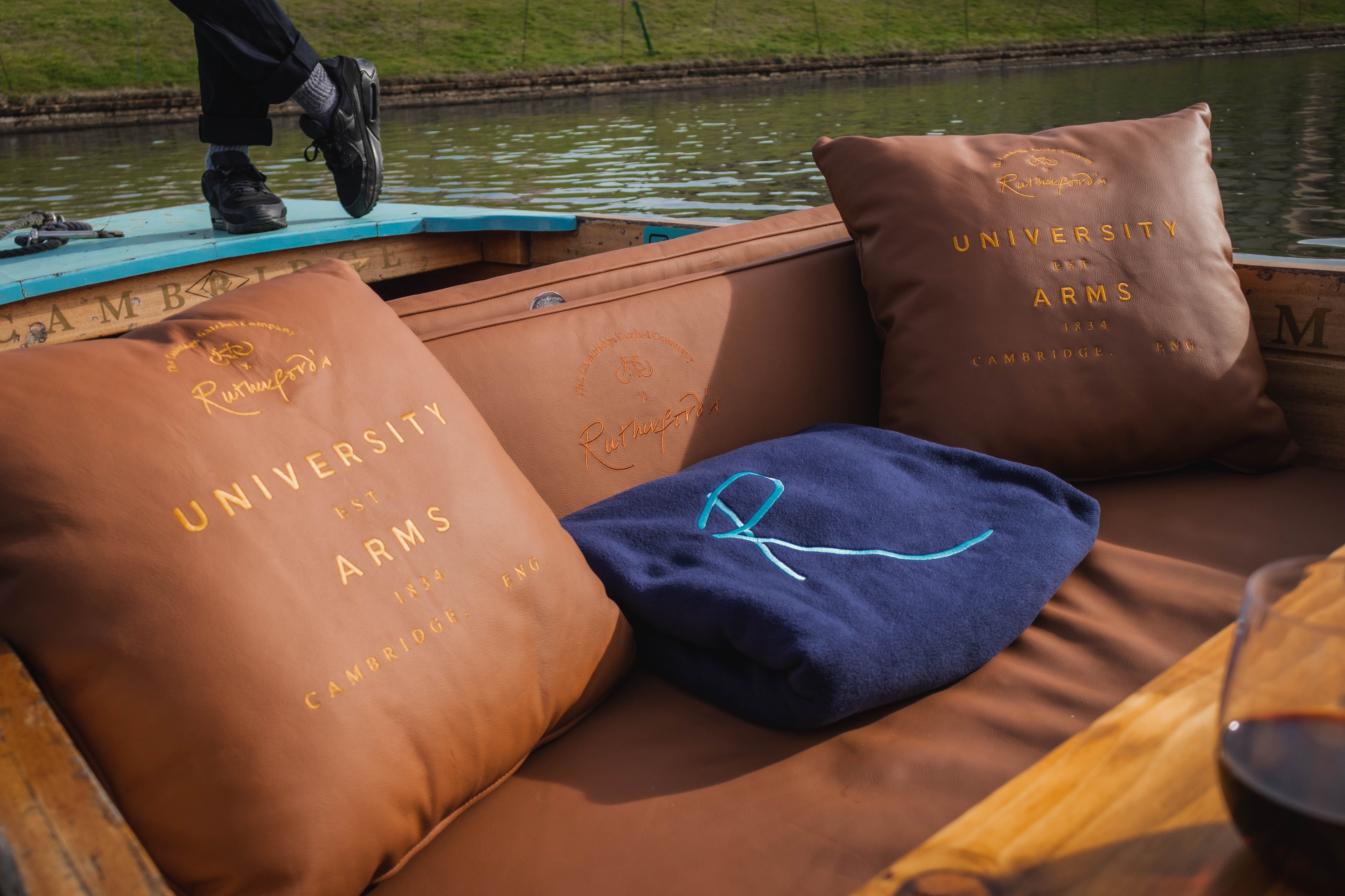 Private punting tour in Cambridge — image 3