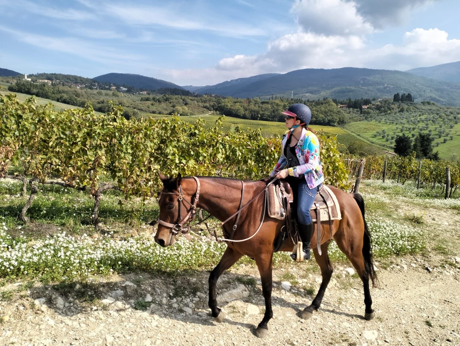 Florence: Chianti Horseback Ride & Wine Estate Lunch