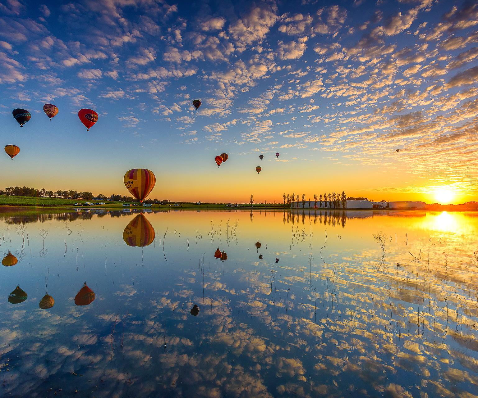 Hunter Valley Sunrise Hot Air Balloon Flight & Champagne Breakfast