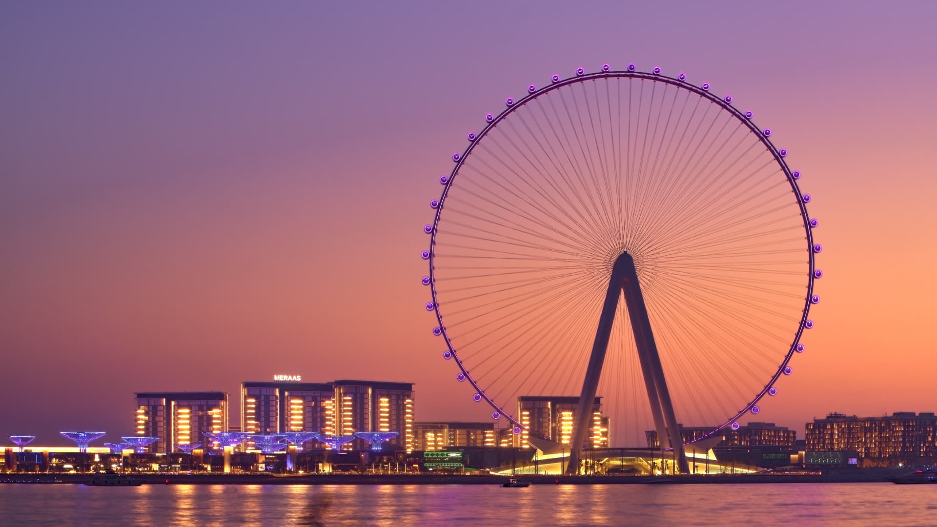 Dubai Luxury Yacht Cruise with Optional Live BBQ & Drinks