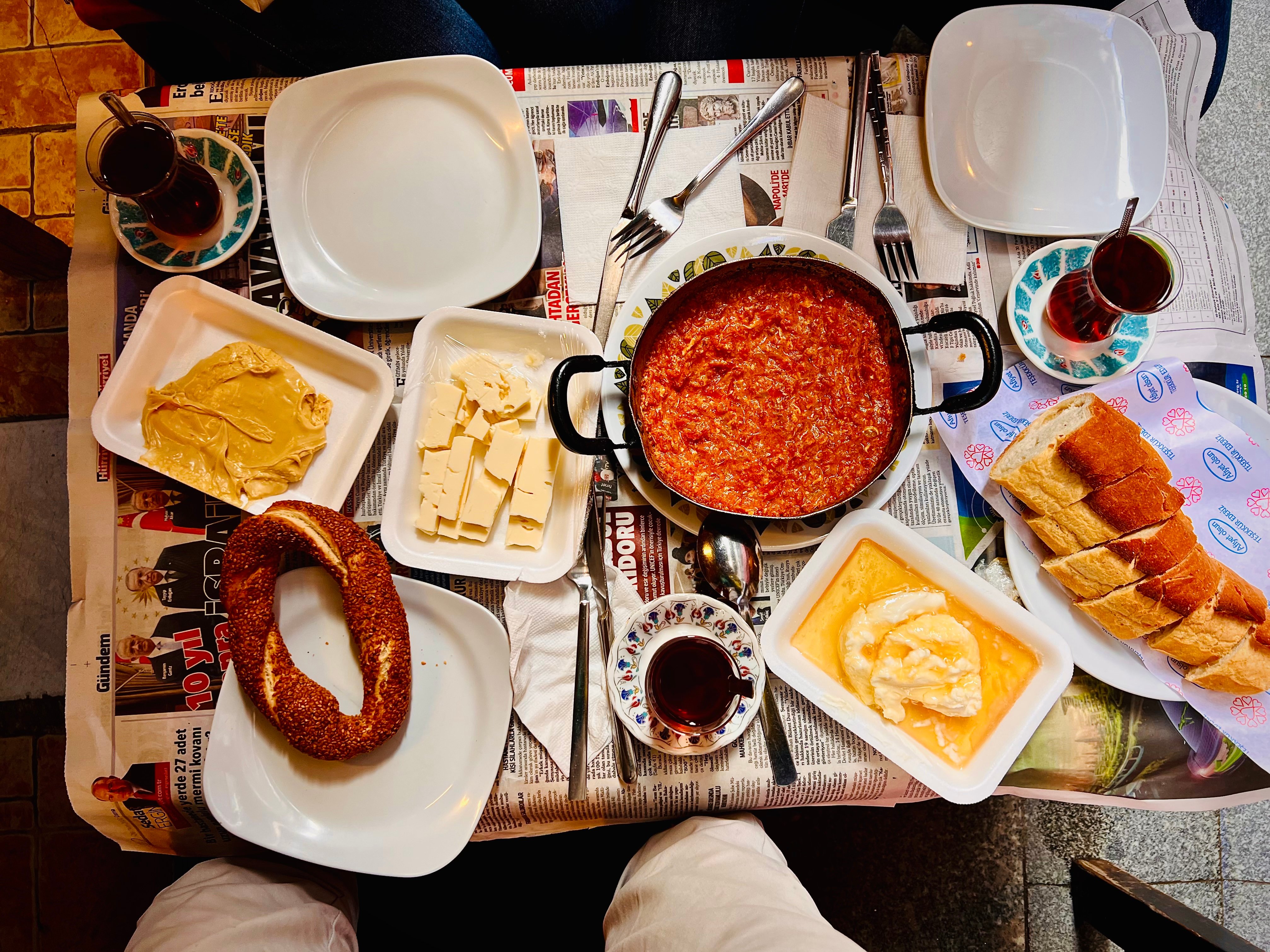 Istanbul Food Tour: Ferry Crossing & Local Tastings