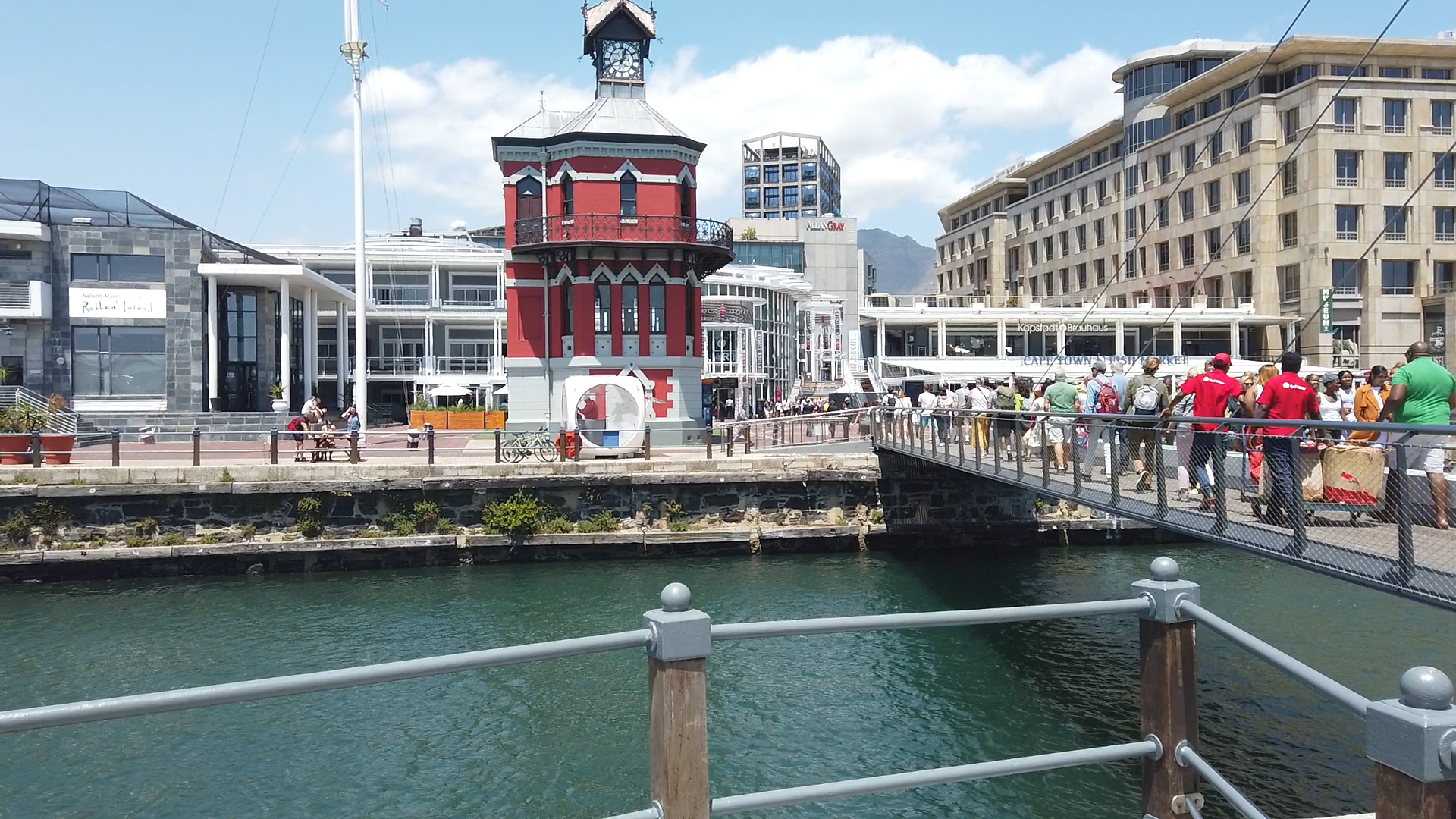 Cape Town Dual Icons: Table Mountain & Robben Island Day Tour