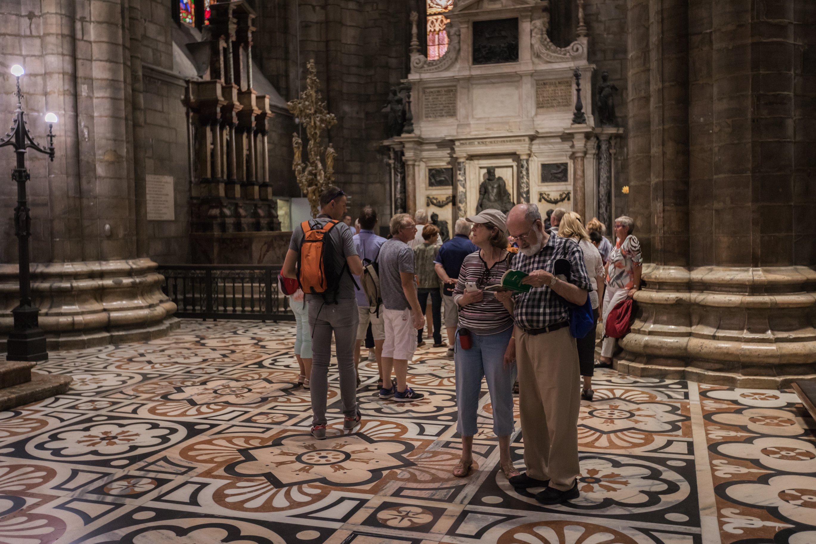 Milan: La Scala Opera House & Duomo Cathedral Walking Tour