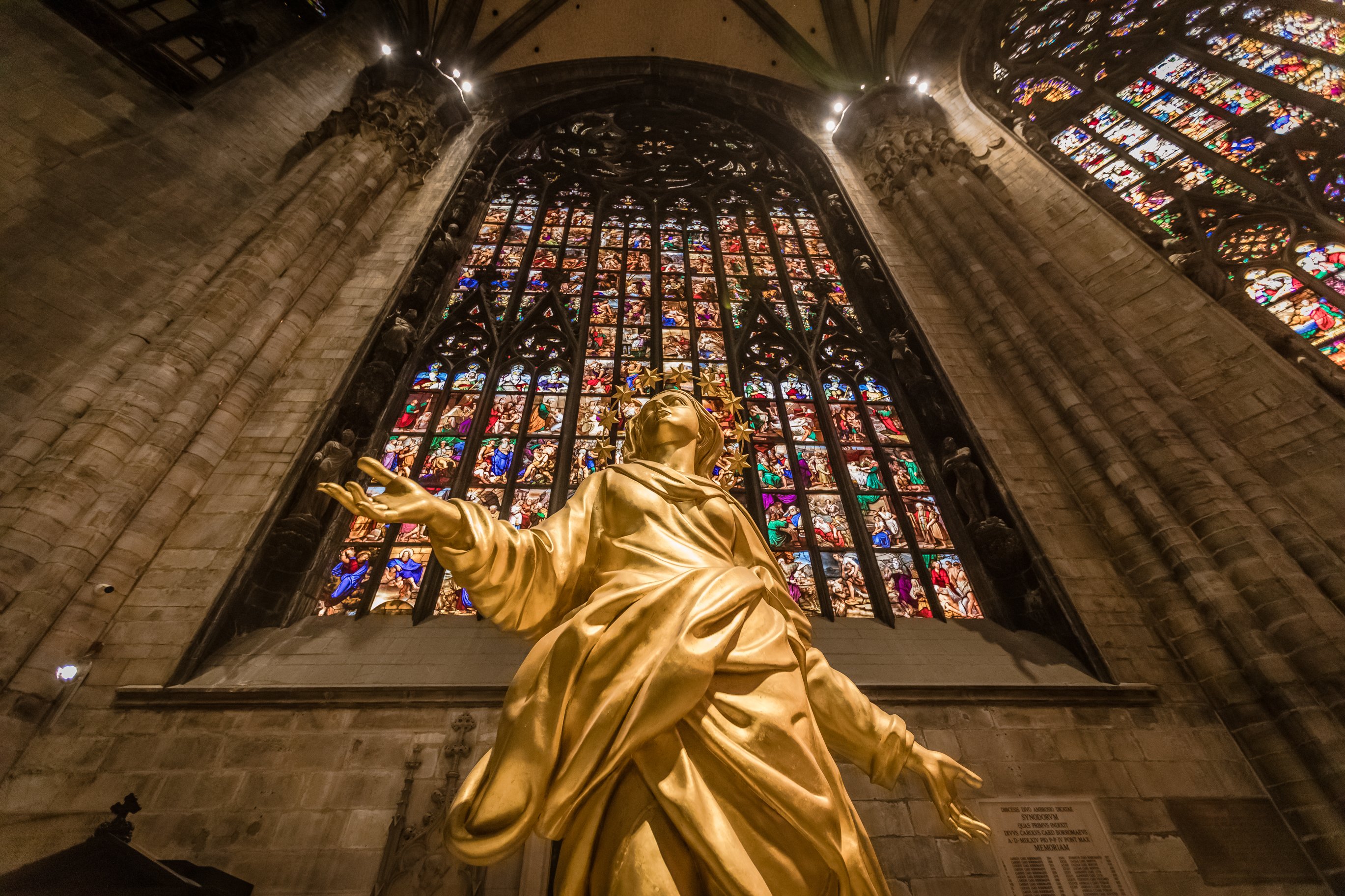 Milan: La Scala Opera House & Duomo Cathedral Walking Tour