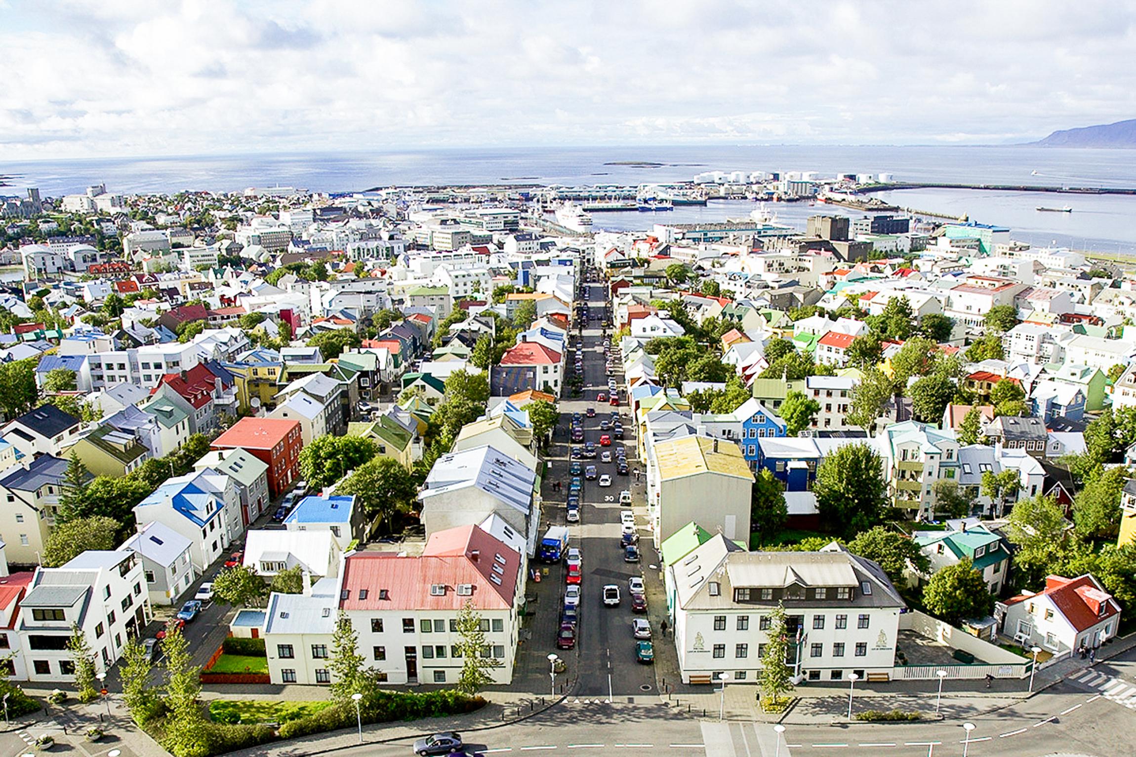 Keflavik Airport transfer bus to Reykjavik, Iceland — photo 11
