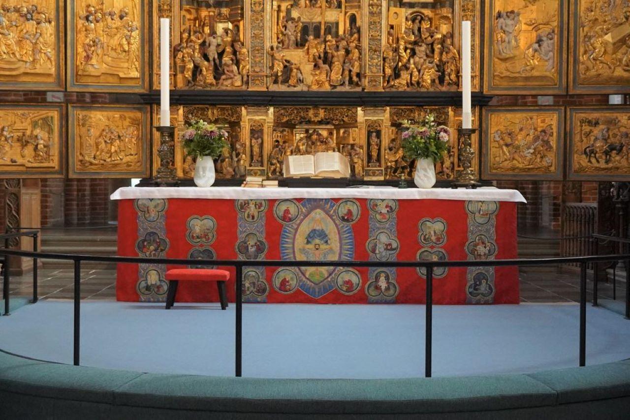 A Big Easy Tour; Cathedral, Viking Ships & Palace