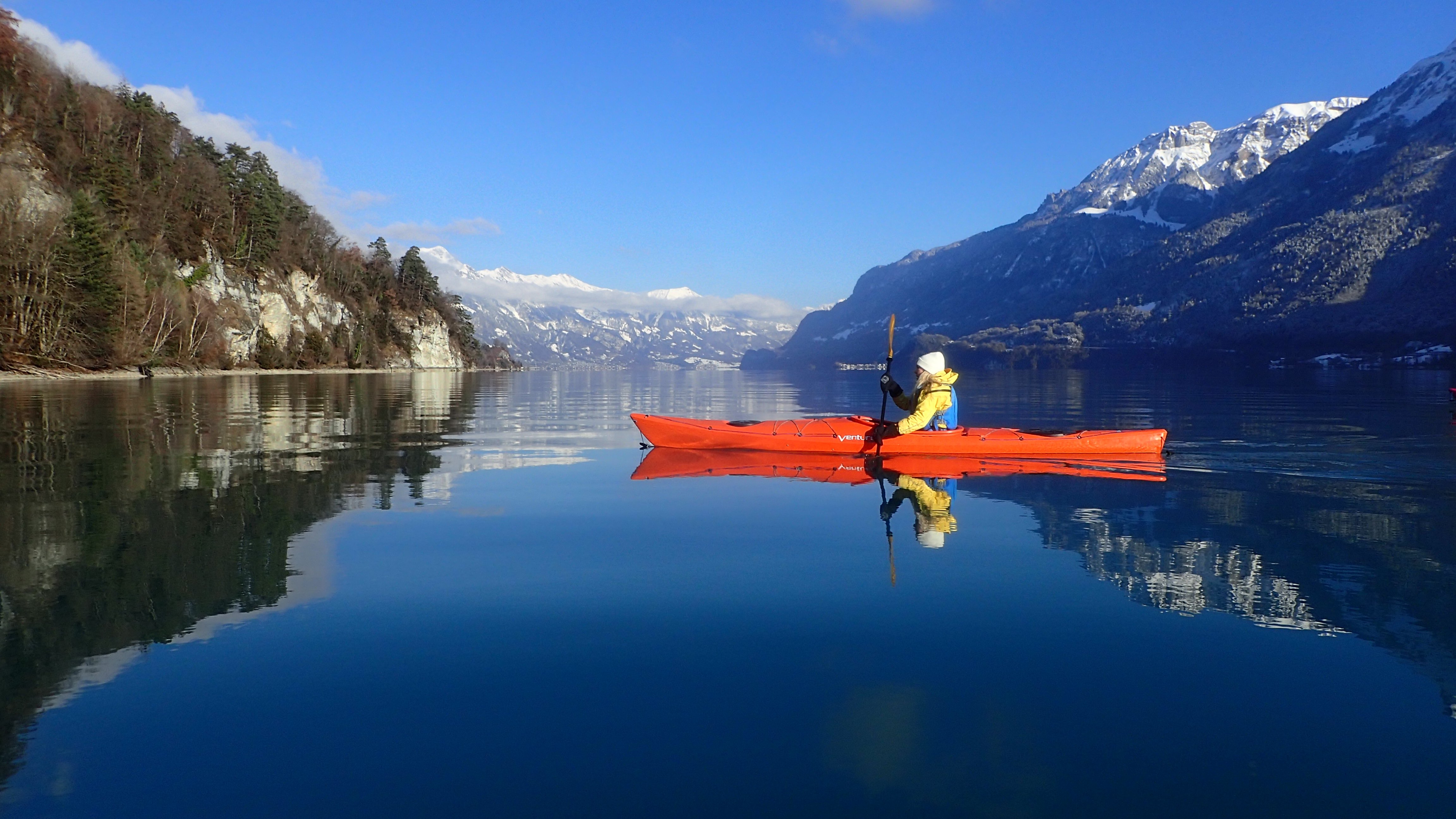 Small-Group Winter Kayaking on Lake Brienz