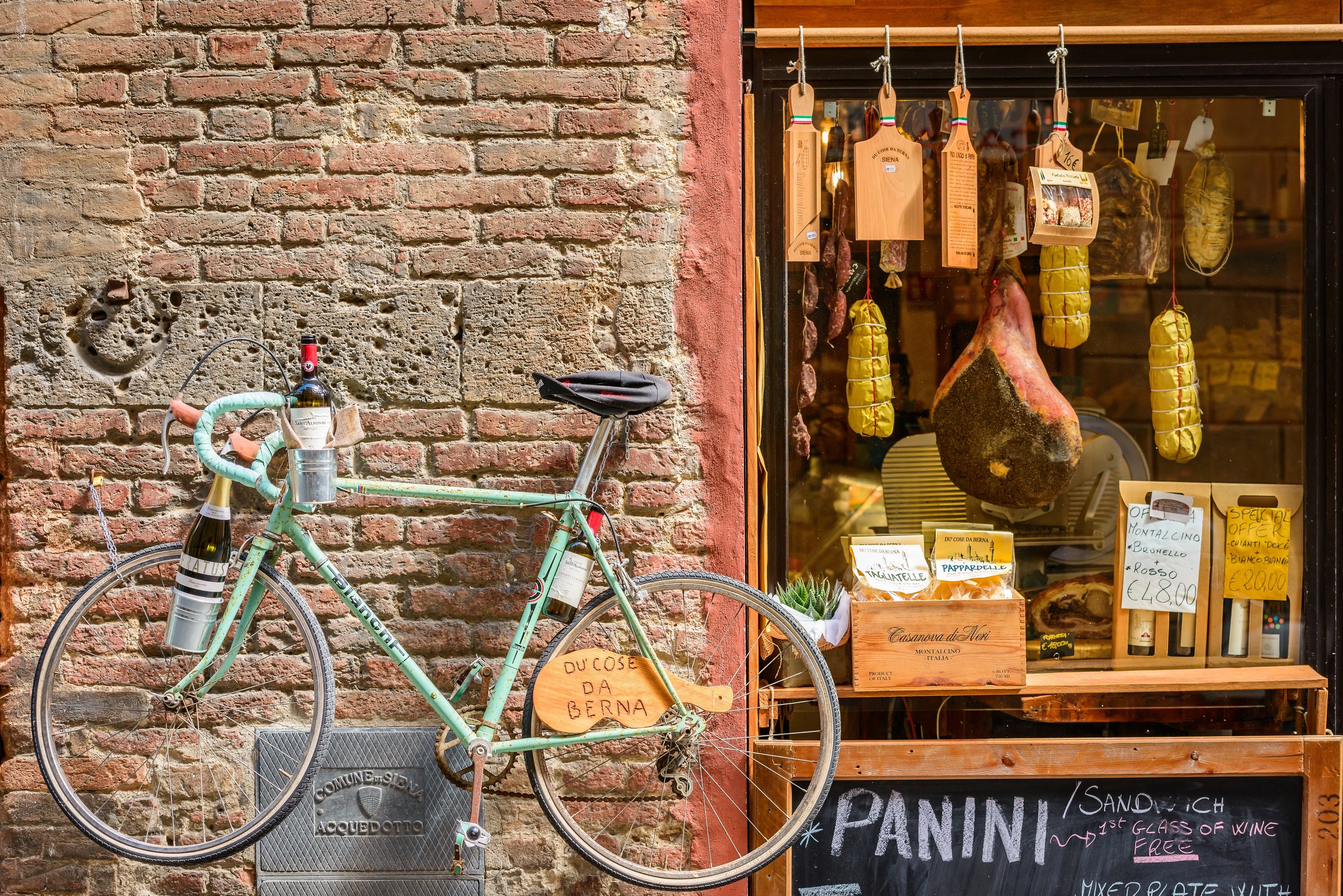 cooking class in Lucca — Lucca: Guided Food Walking Tour with Tastings