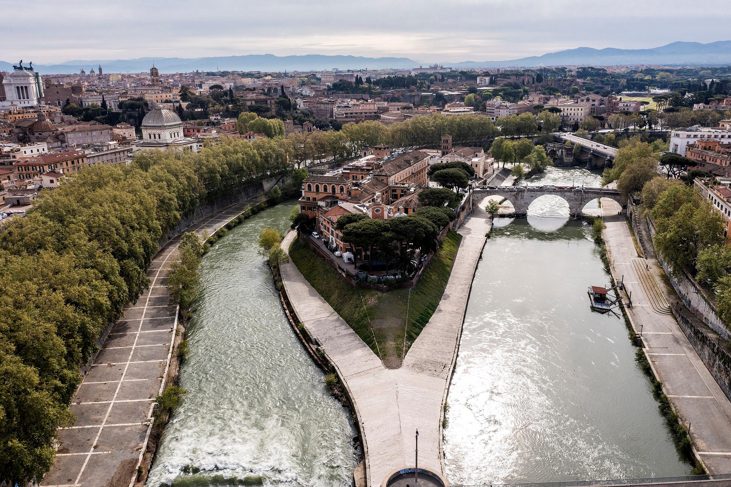 Tiber Island and Jewish Ghetto Walking Experience
