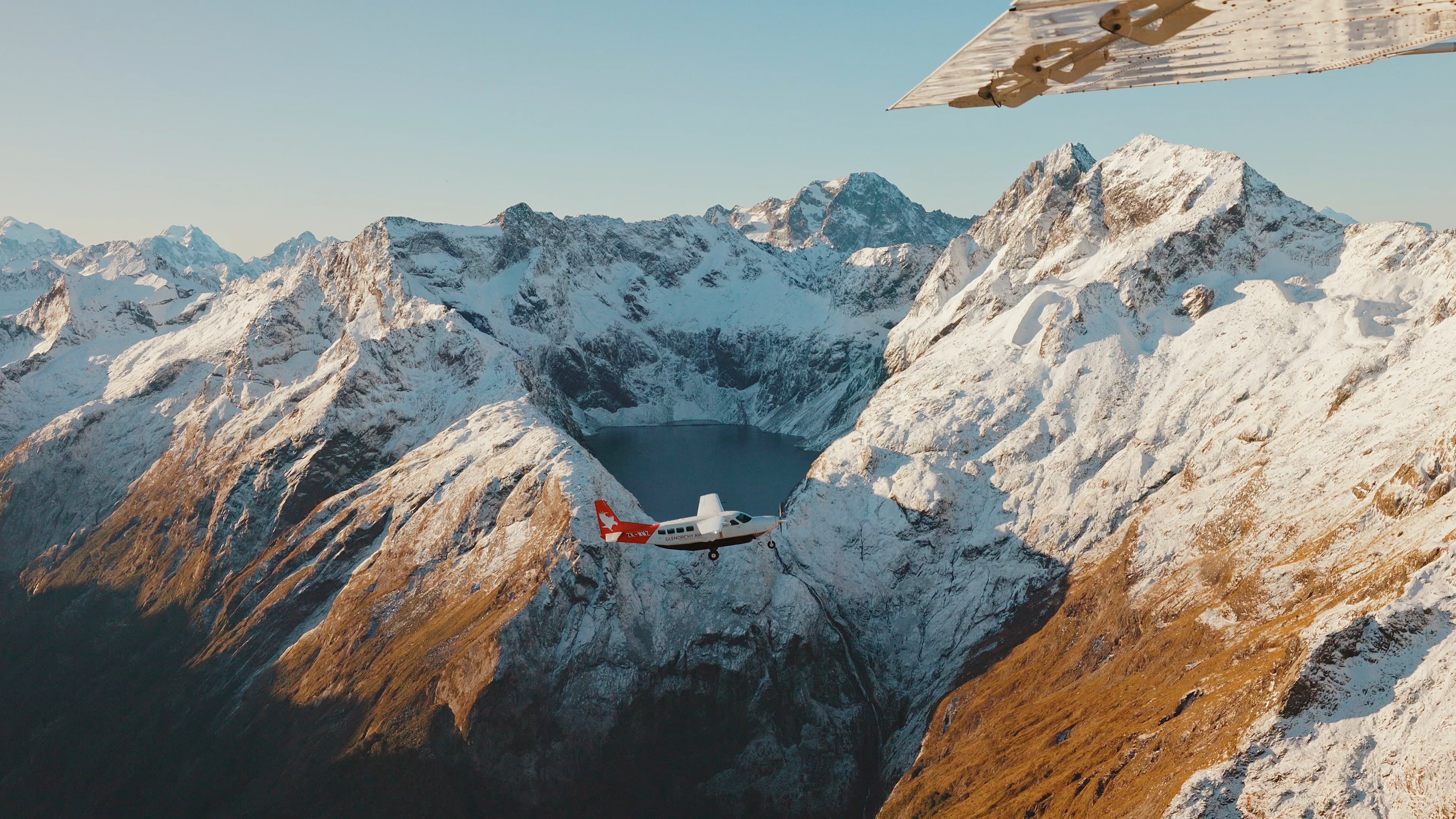 Milford Sound Scenic Flight & Fjord Cruise