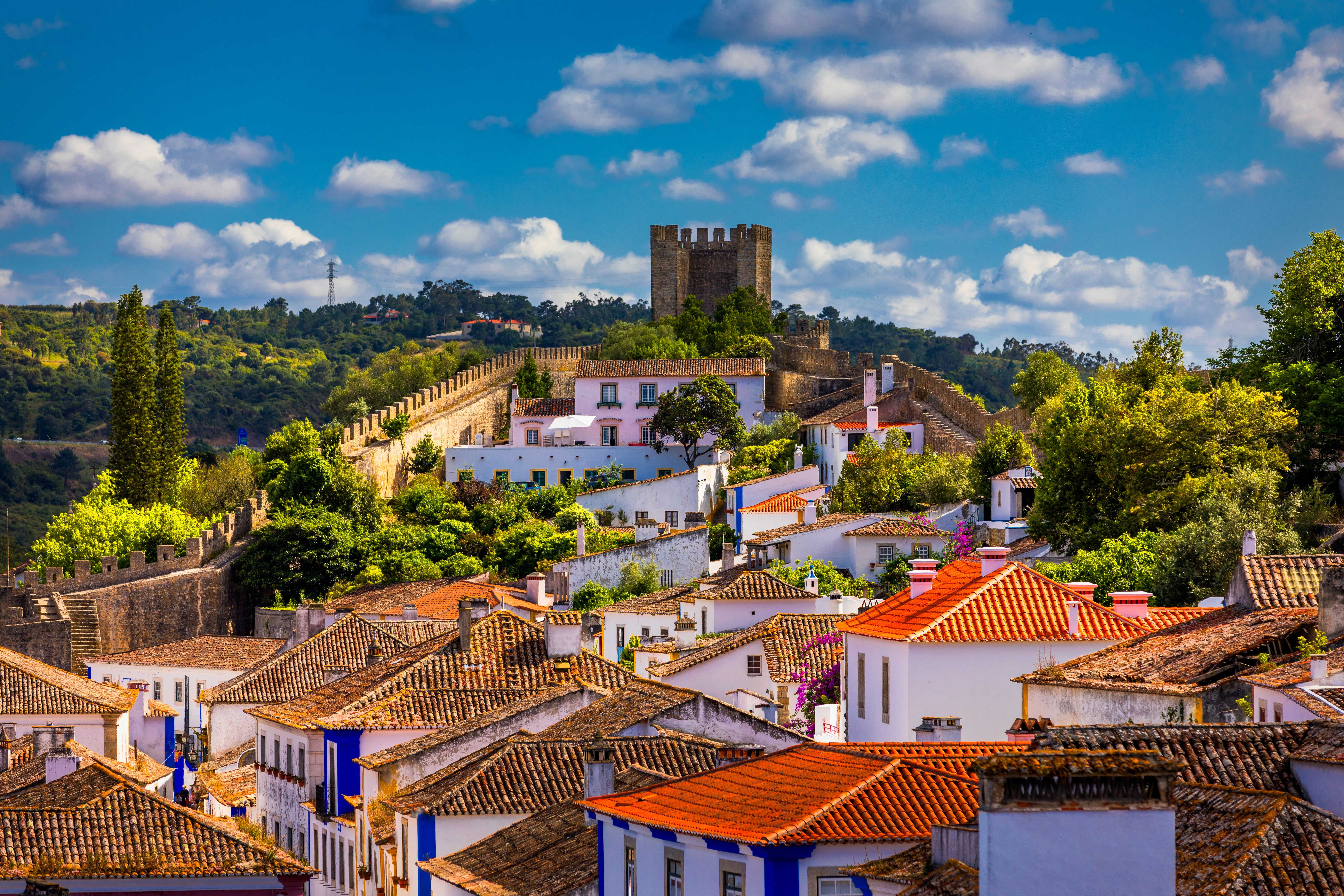 Lisbon to Porto, Óbidos & Nazaré: Full-Day Tour