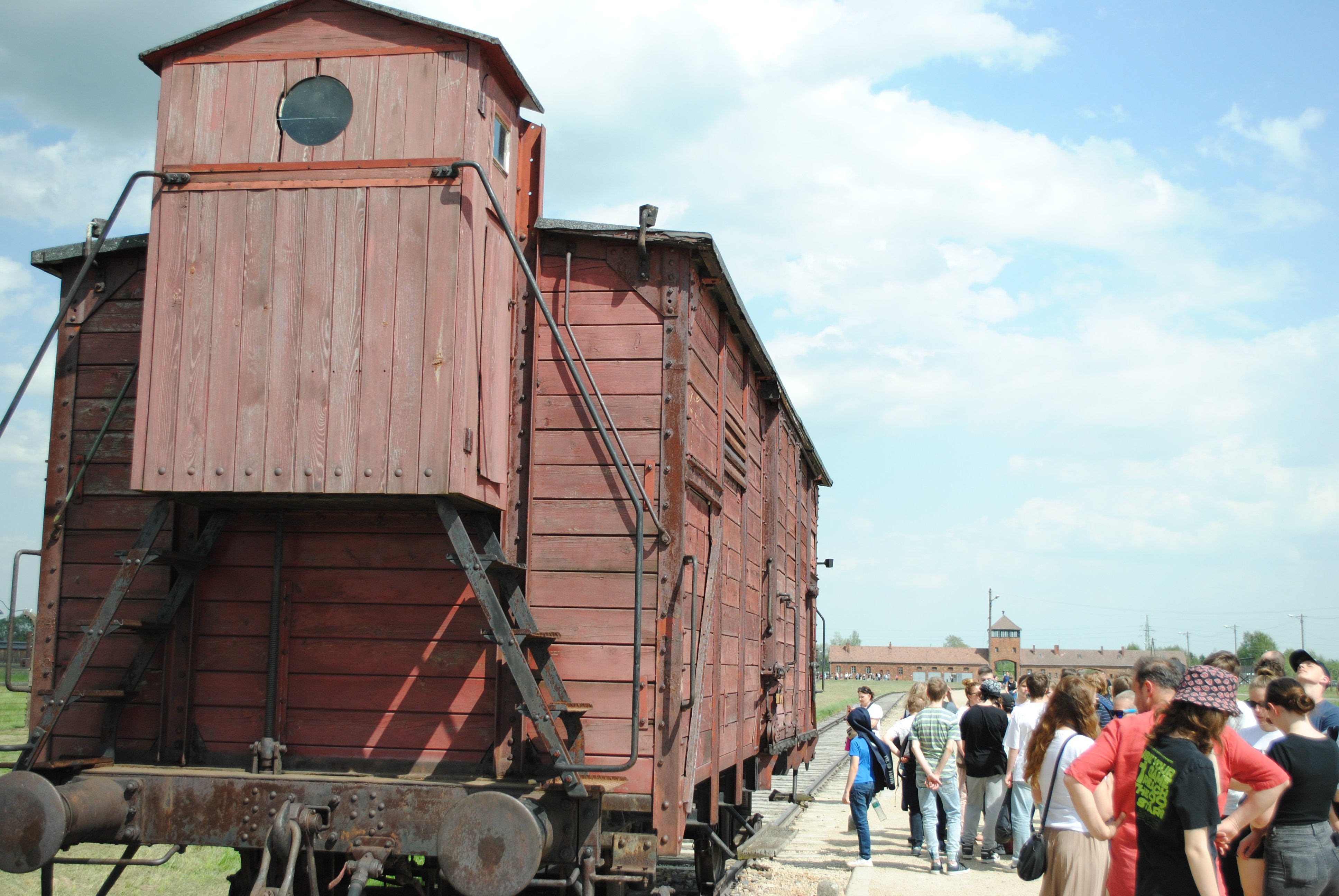 Krakow: Auschwitz-Birkenau Guided Memorial Tour with Transport