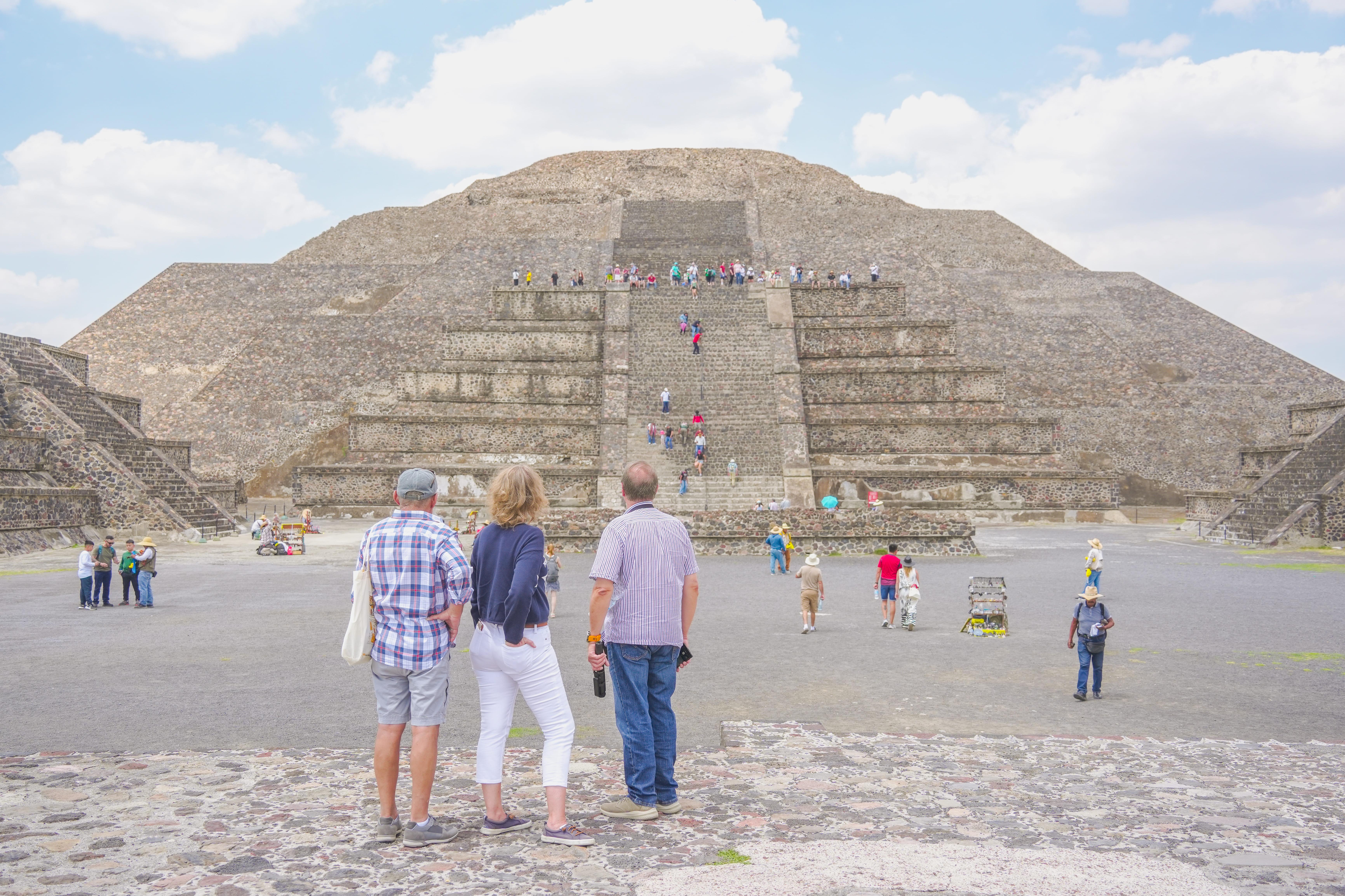 Teotihuacan, Tlatelolco & Guadalupe Shrine Full-Day Tour