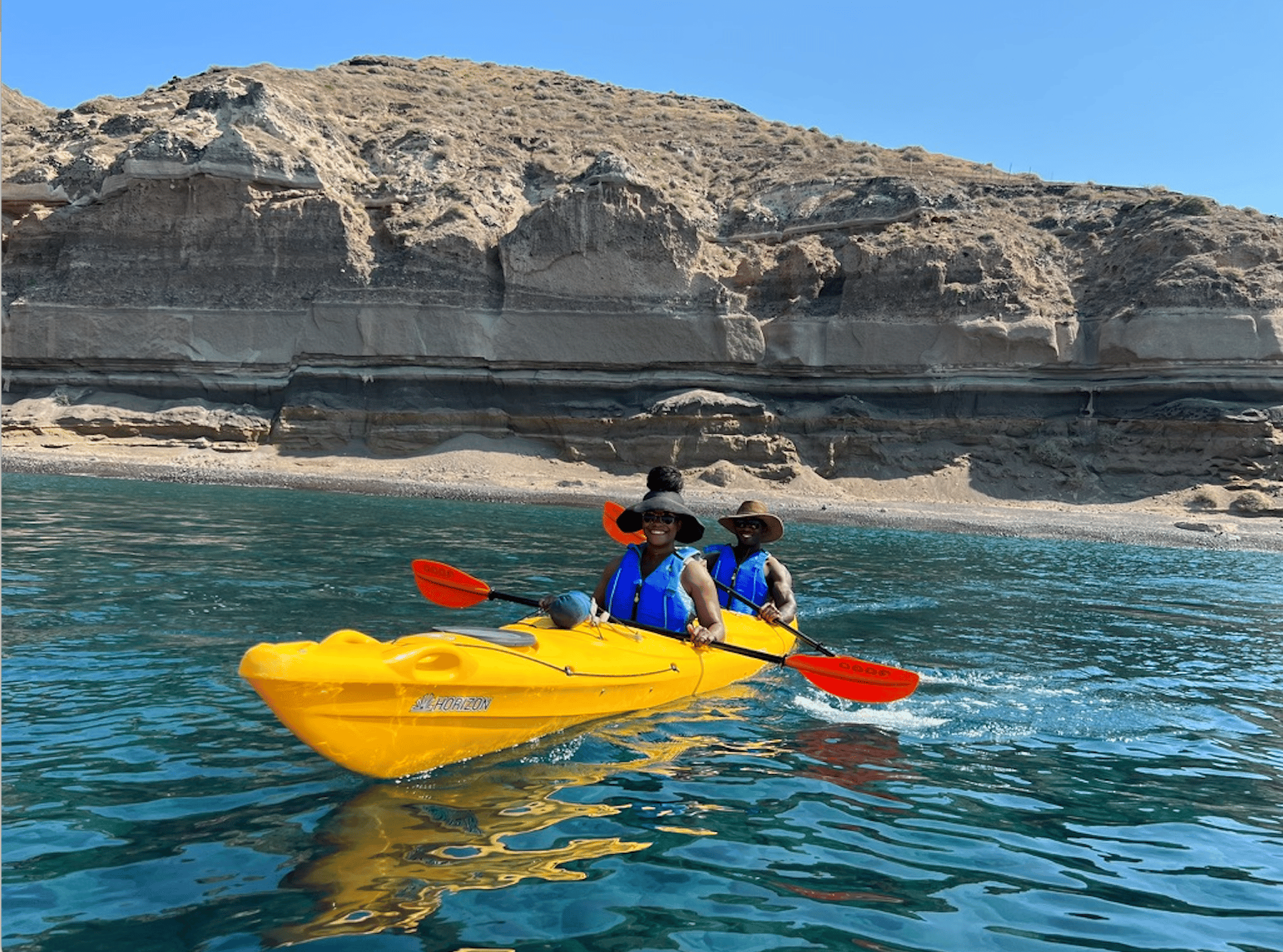 Santorini: Sea Caves Kayak Trip with Snorkeling and Picnic