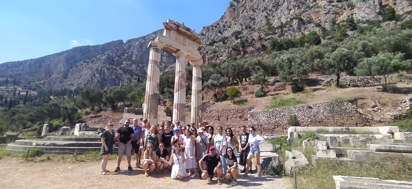 From Athens: Delphi Full Day V.R. Audio Guided Tour