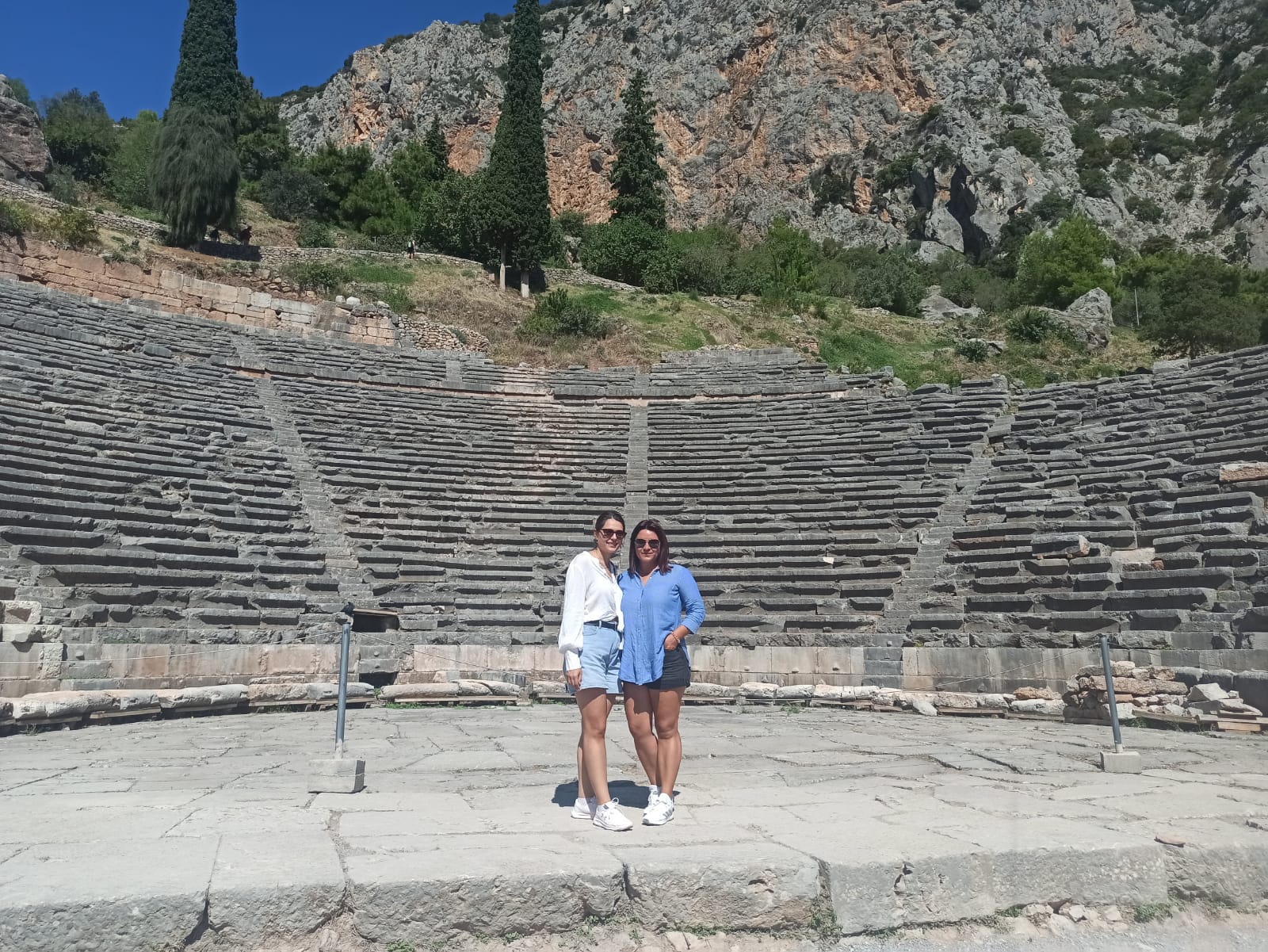 From Athens: Delphi Full Day V.R. Audio Guided Tour