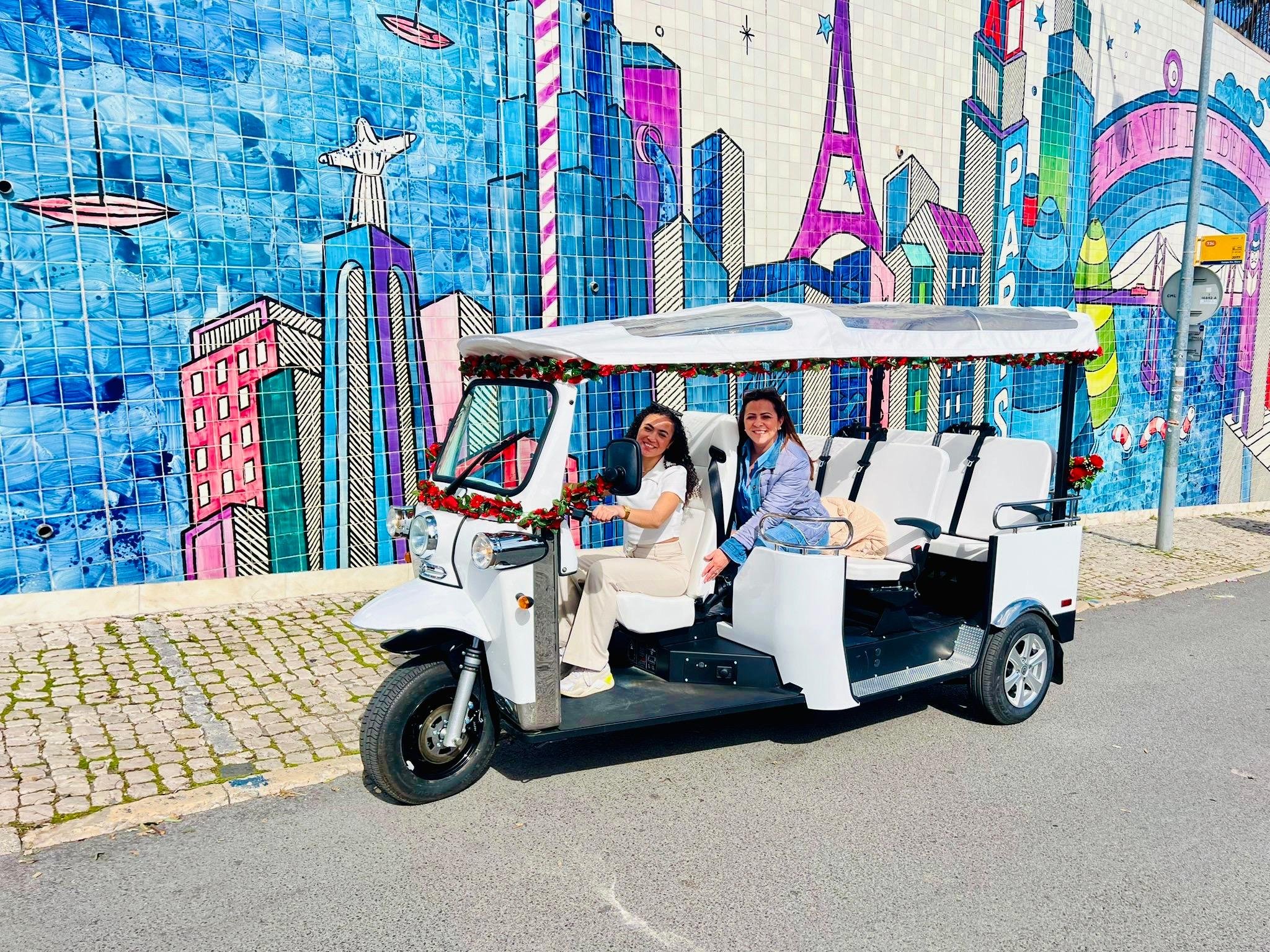 Lisbon: Private Old Town Tuk-Tuk Tour