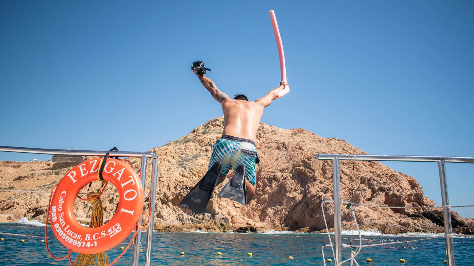 Cabo San Lucas 4-Hour Snorkeling Cruise with Open Bar