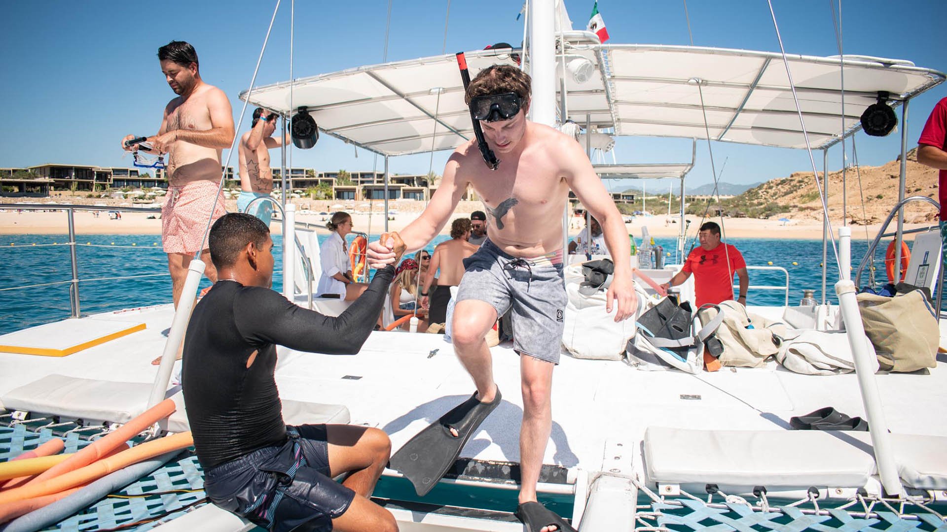 Cabo San Lucas 4-Hour Snorkeling Cruise with Open Bar